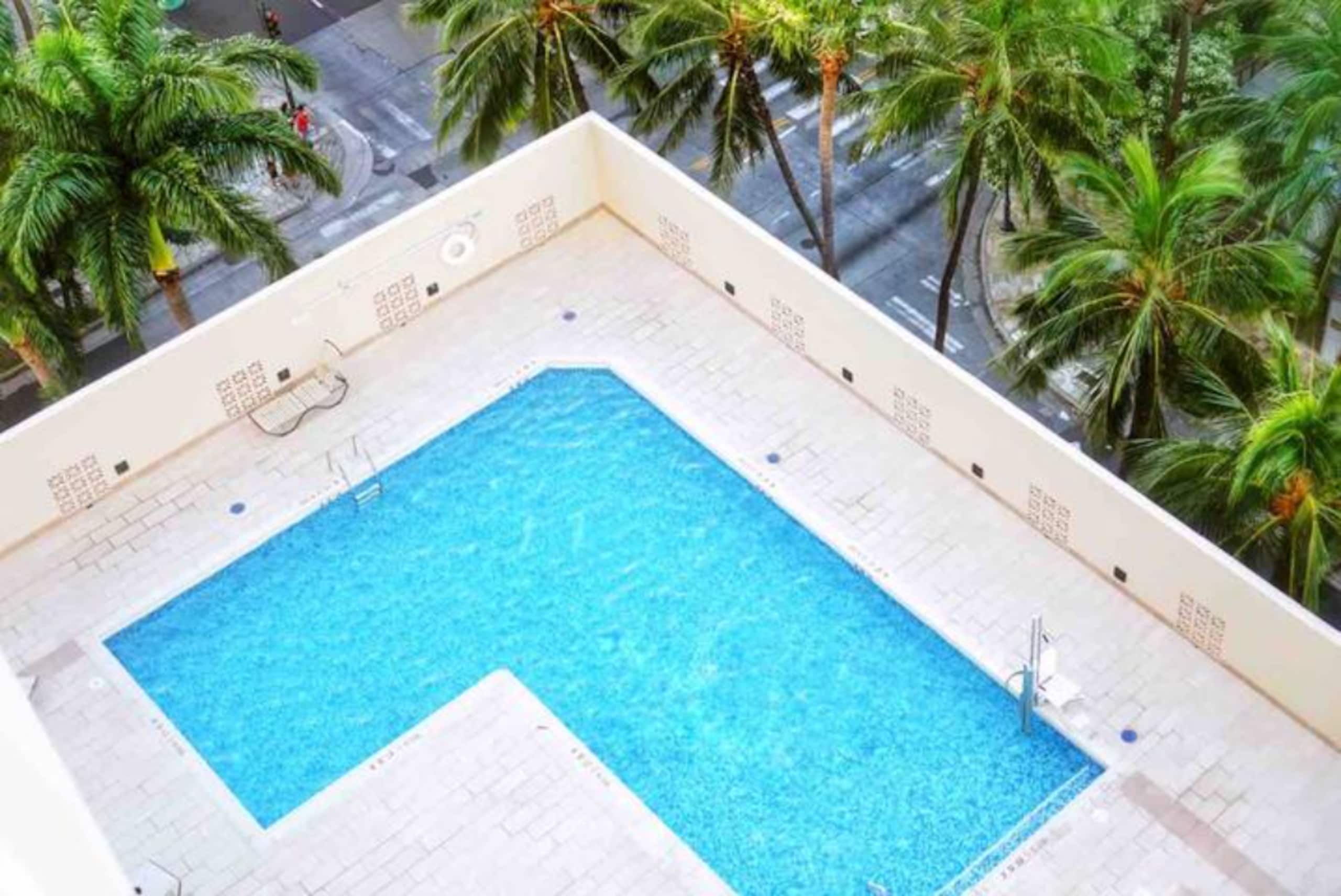 Condo in Honolulu · ★4.61 · 1 bedroom · 2 beds · 1 private bath - Image 16