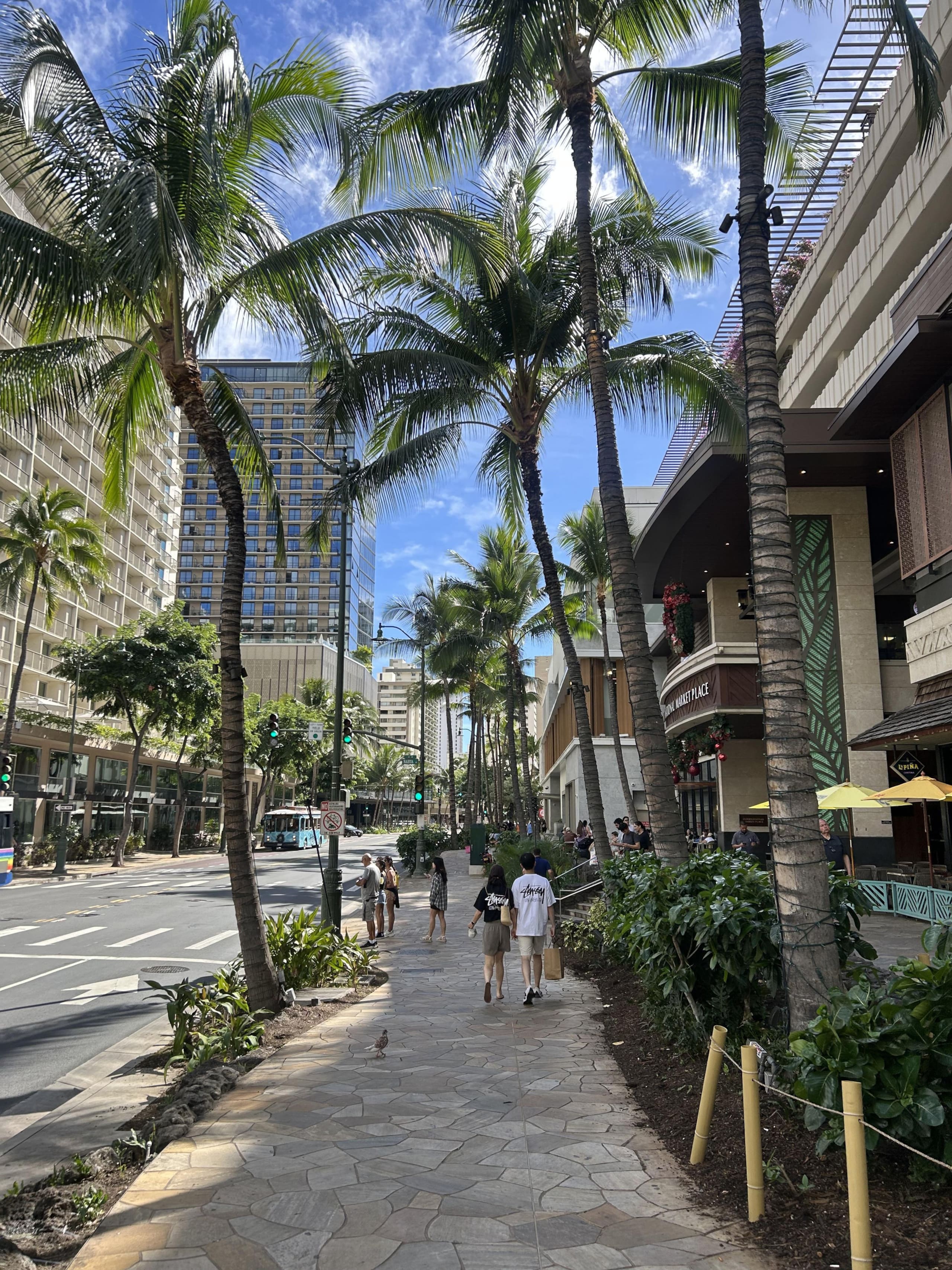 Condo in Honolulu · ★4.61 · 1 bedroom · 2 beds · 1 private bath - Image 32