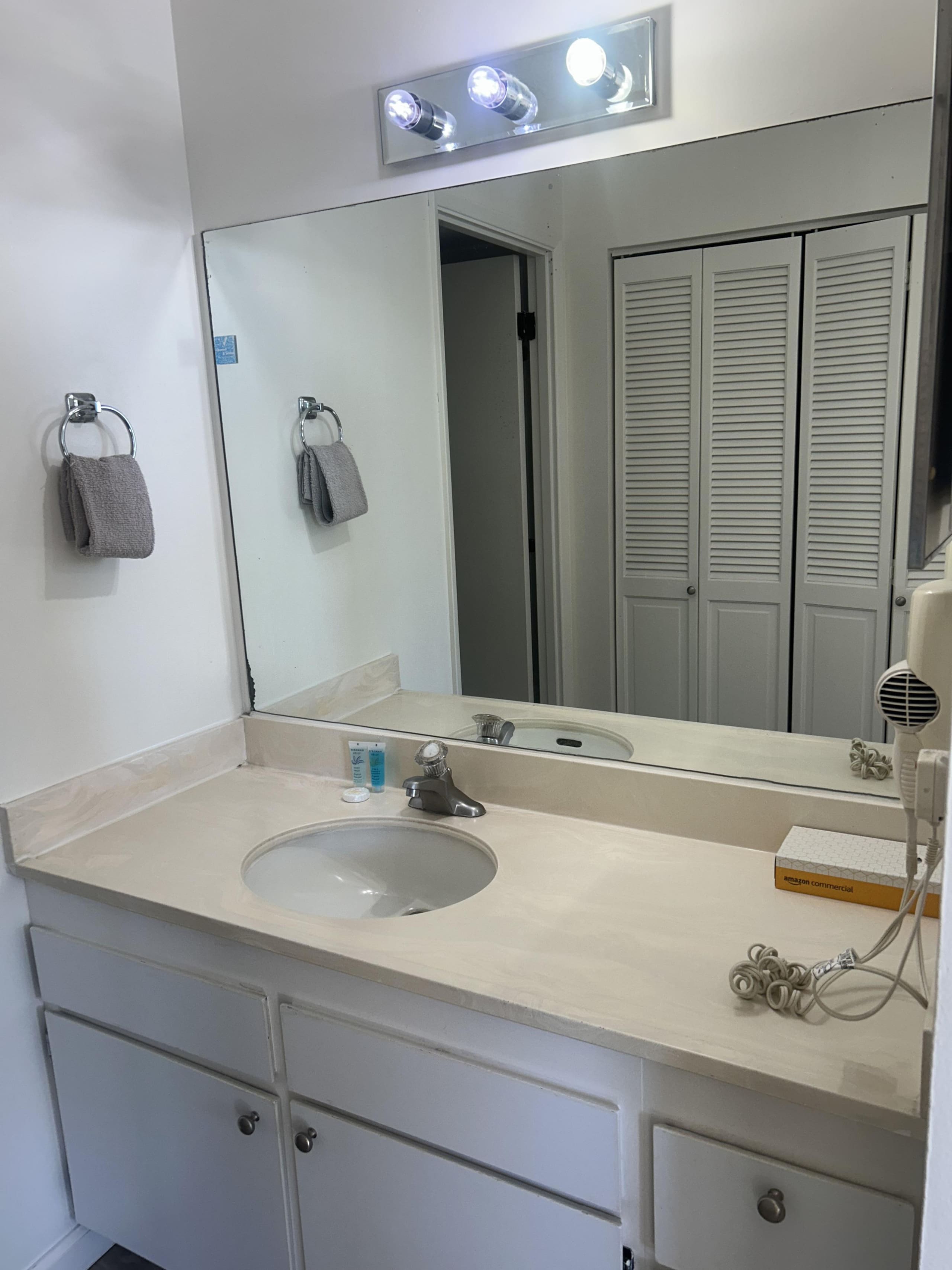 Condo in Honolulu · ★4.61 · 1 bedroom · 2 beds · 1 private bath - Image 22