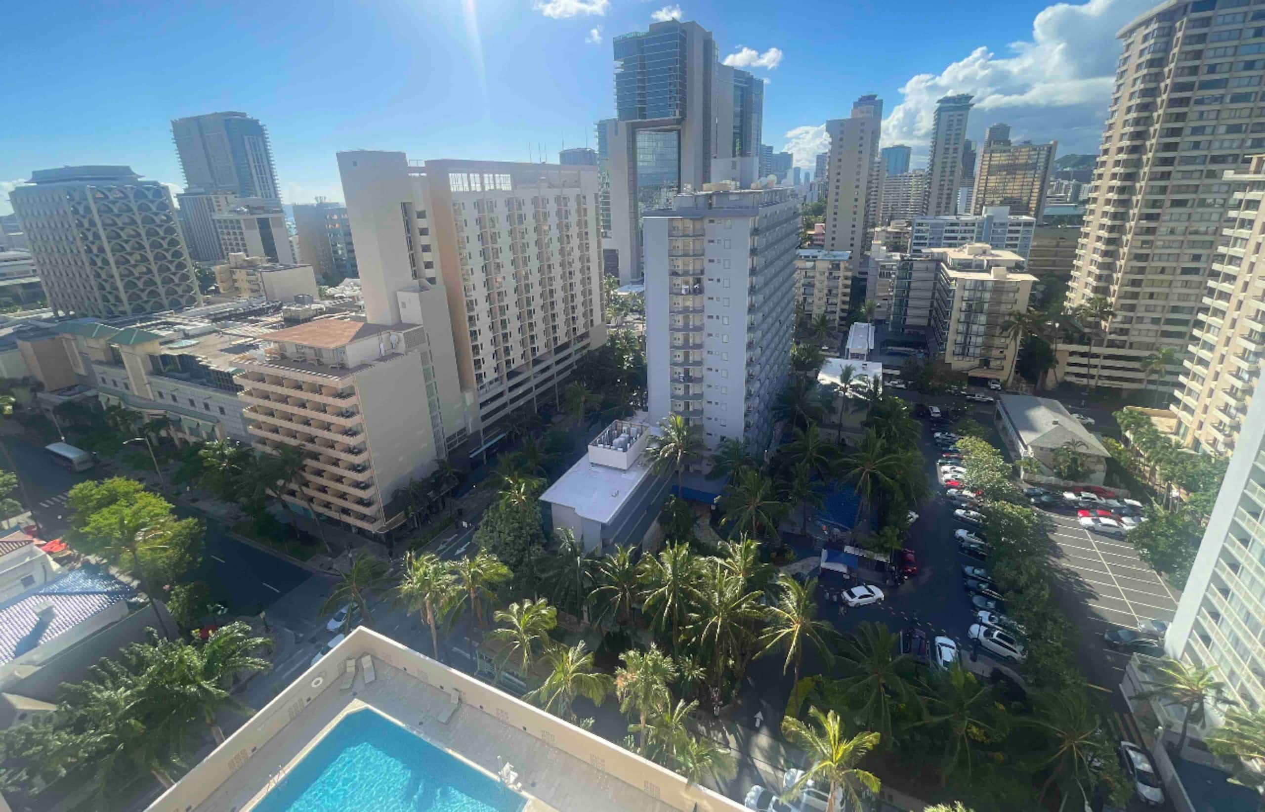 Condo in Honolulu · ★4.75 · 1 bedroom · 2 beds · 1 private bath - Image 1