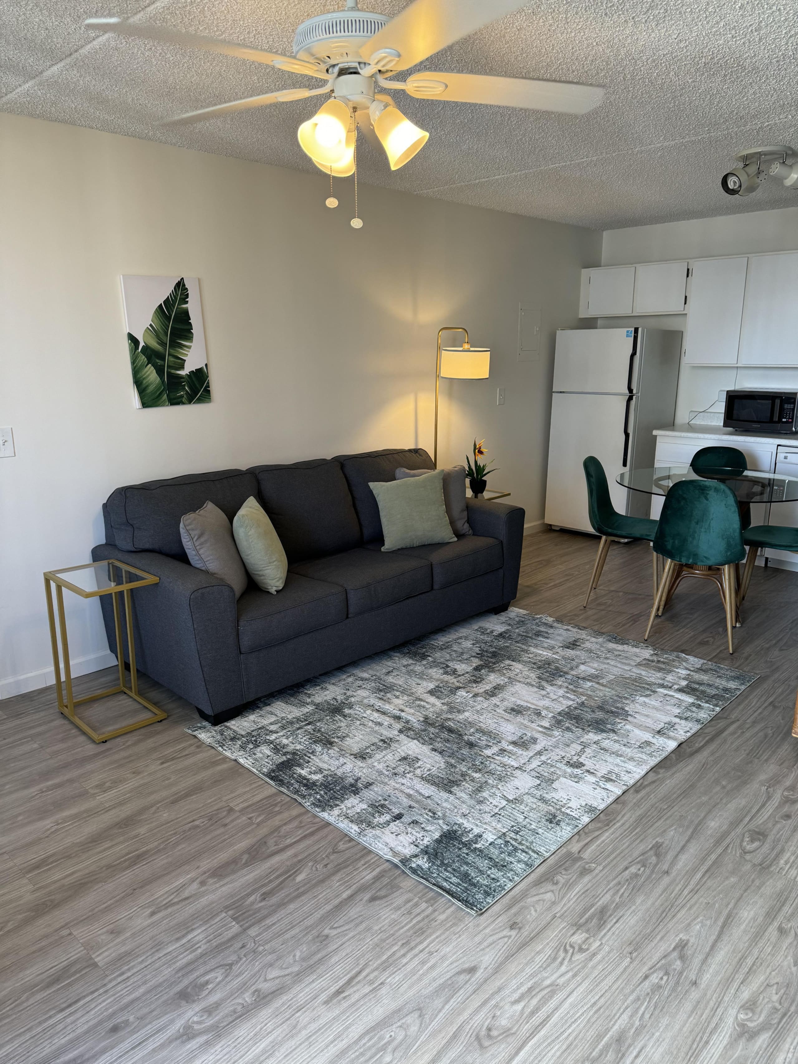 Condo in Honolulu · ★4.75 · 1 bedroom · 2 beds · 1 private bath - Image 6