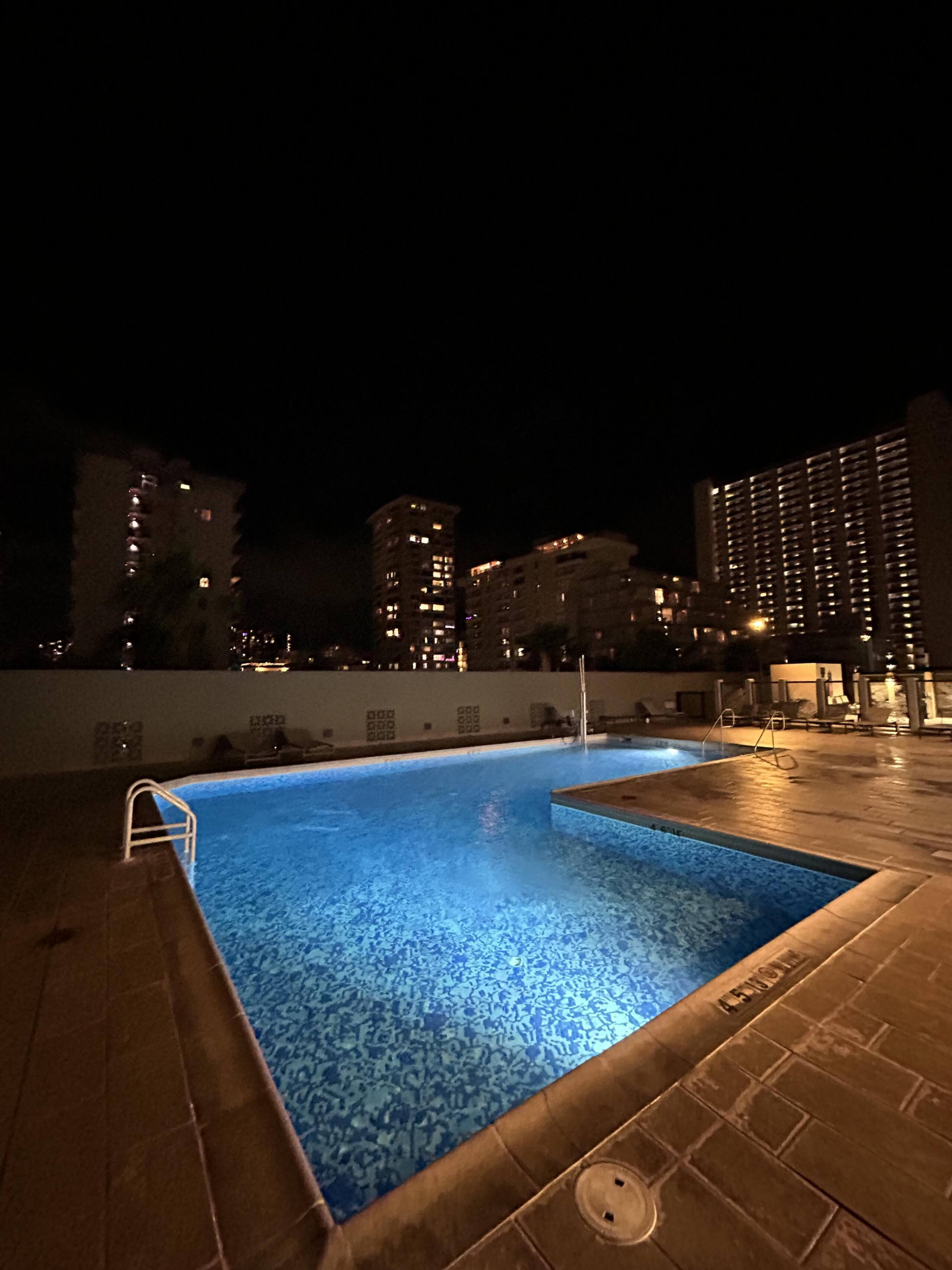 Condo in Honolulu · ★4.31 · 1 bedroom · 2 beds · 1 shared bath - Image 45