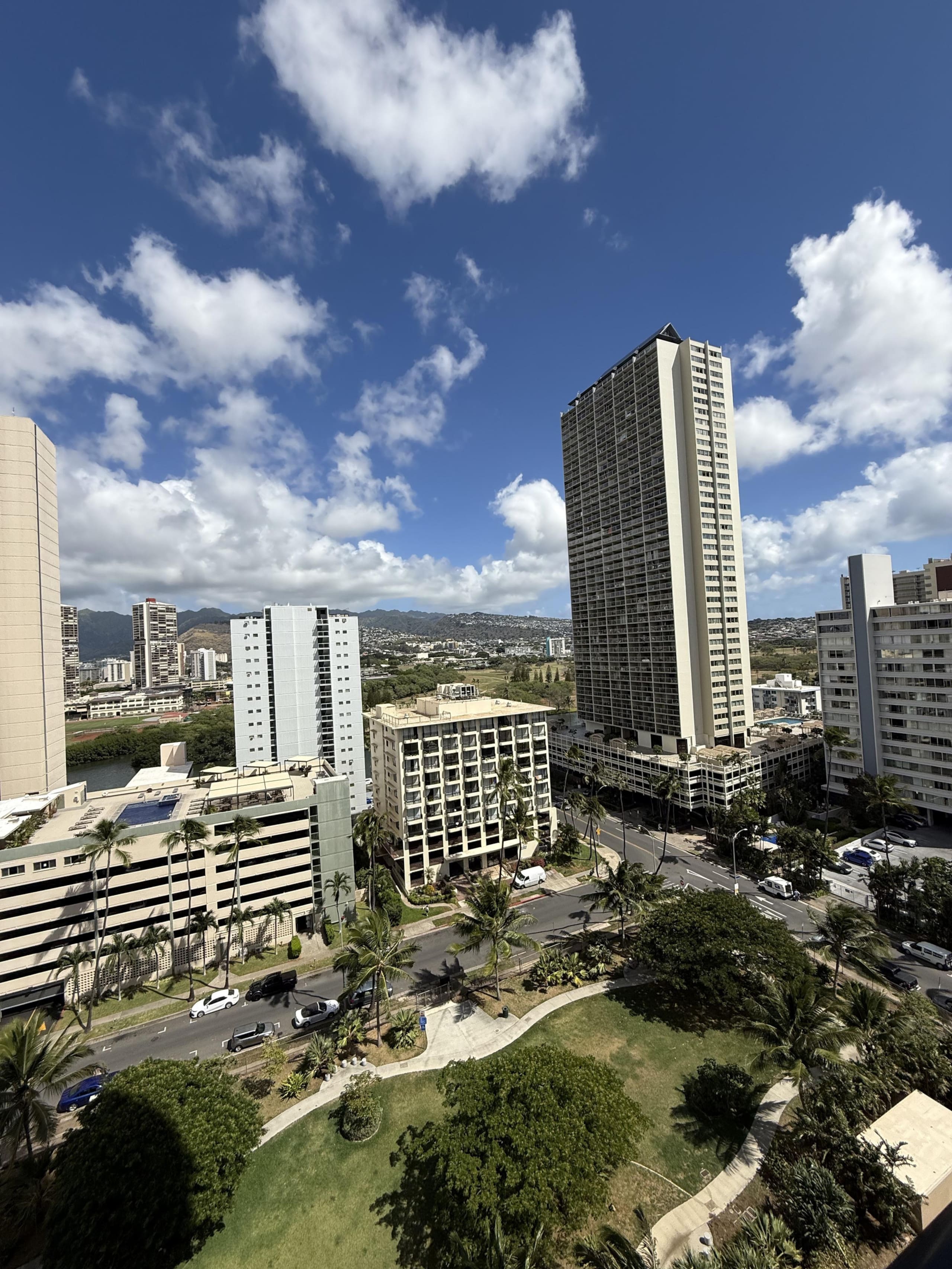 Condo in Honolulu · ★4.31 · 1 bedroom · 2 beds · 1 shared bath - Image 9