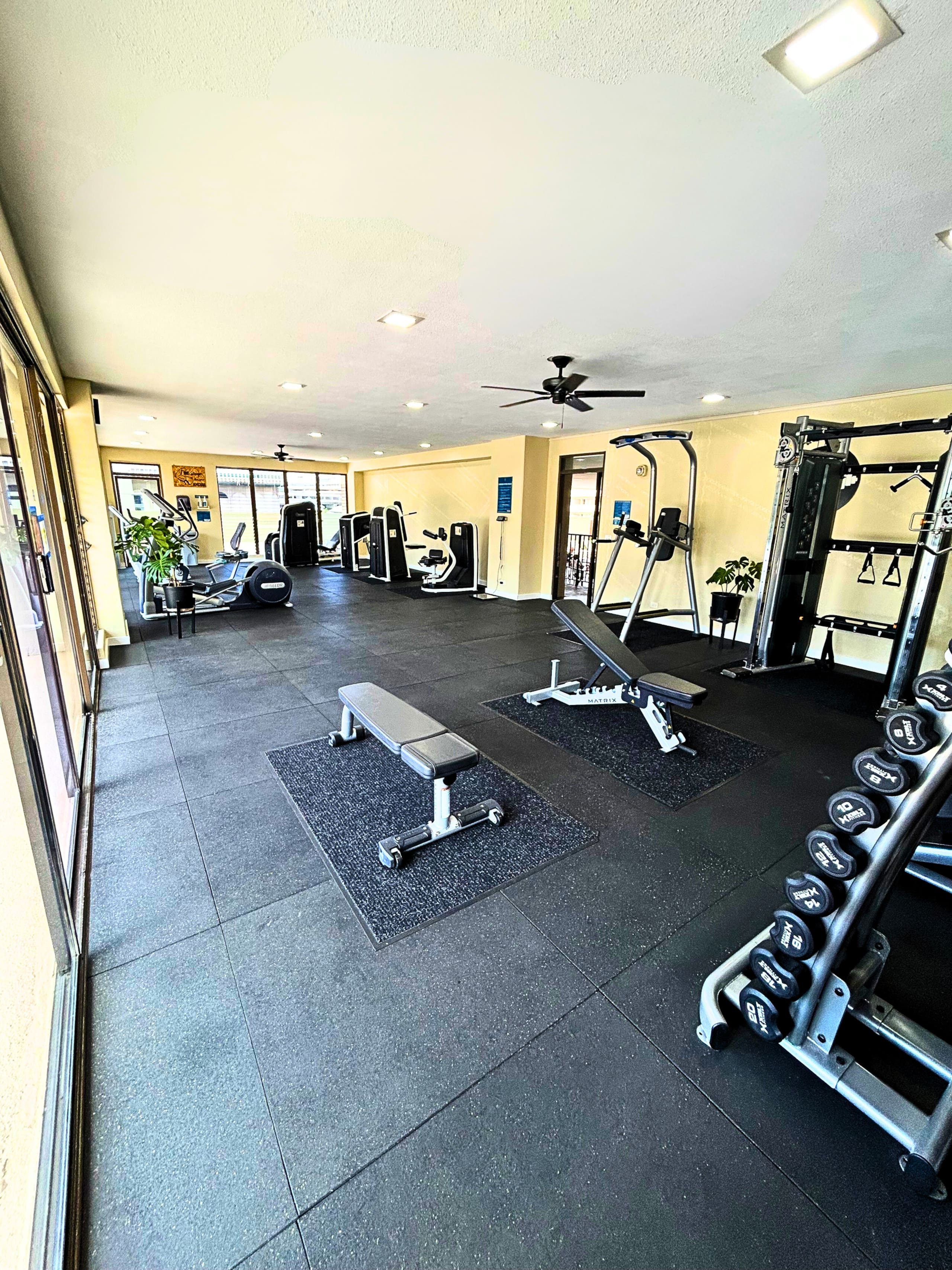 Condo in Honolulu · ★4.31 · 1 bedroom · 2 beds · 1 shared bath - Image 20