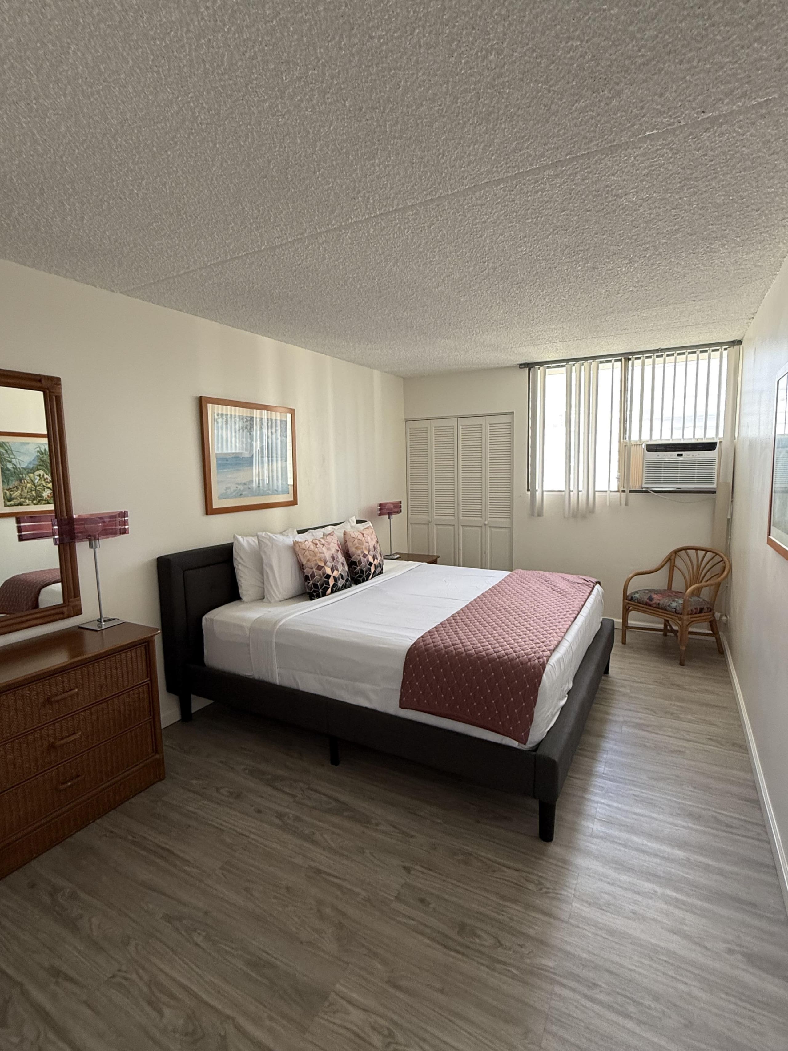 Condo in Honolulu · ★4.65 · 1 bedroom · 1 bed · 1 private bath - Image 5