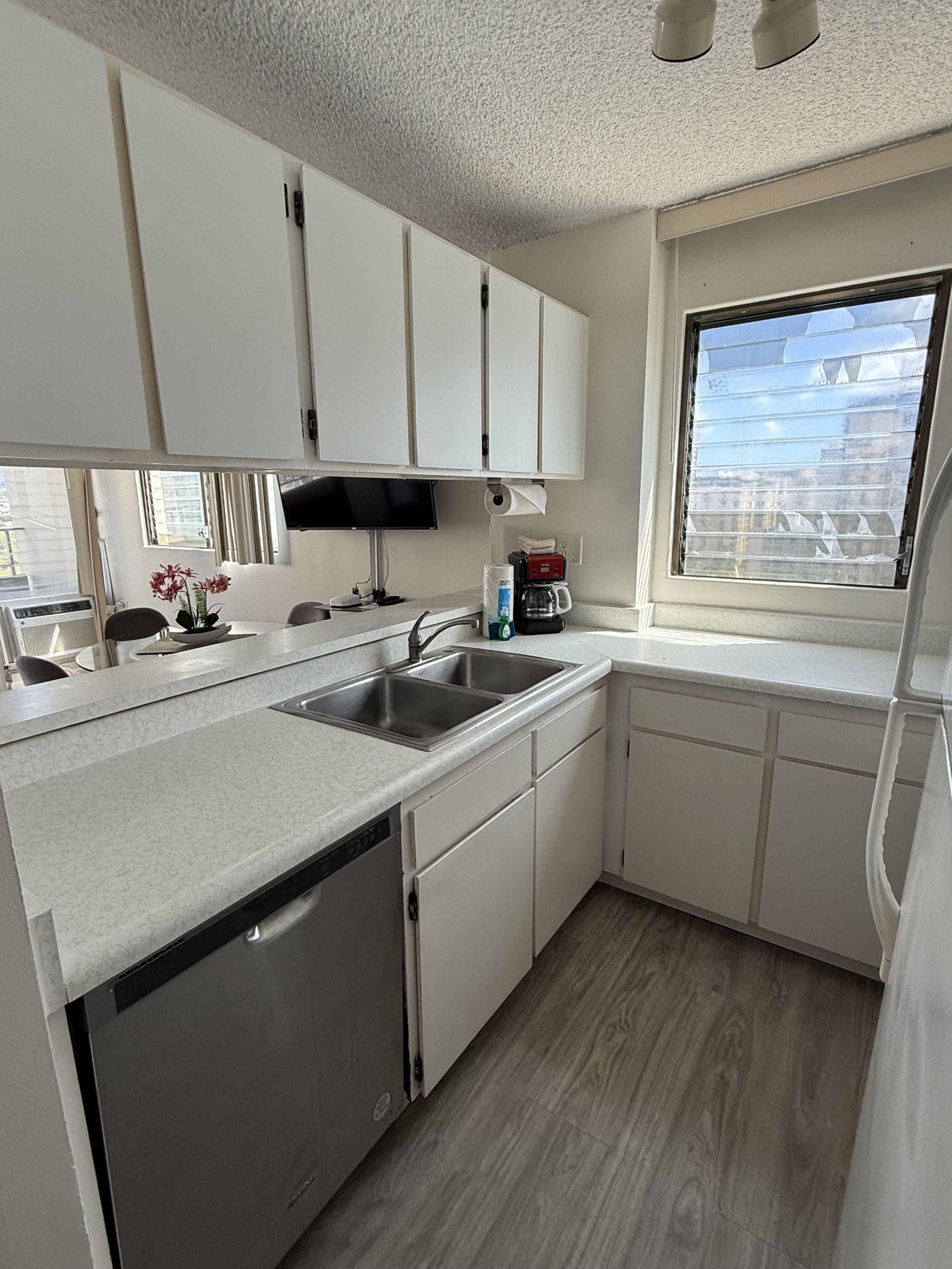 Condo in Honolulu · ★4.65 · 1 bedroom · 1 bed · 1 private bath - Image 2