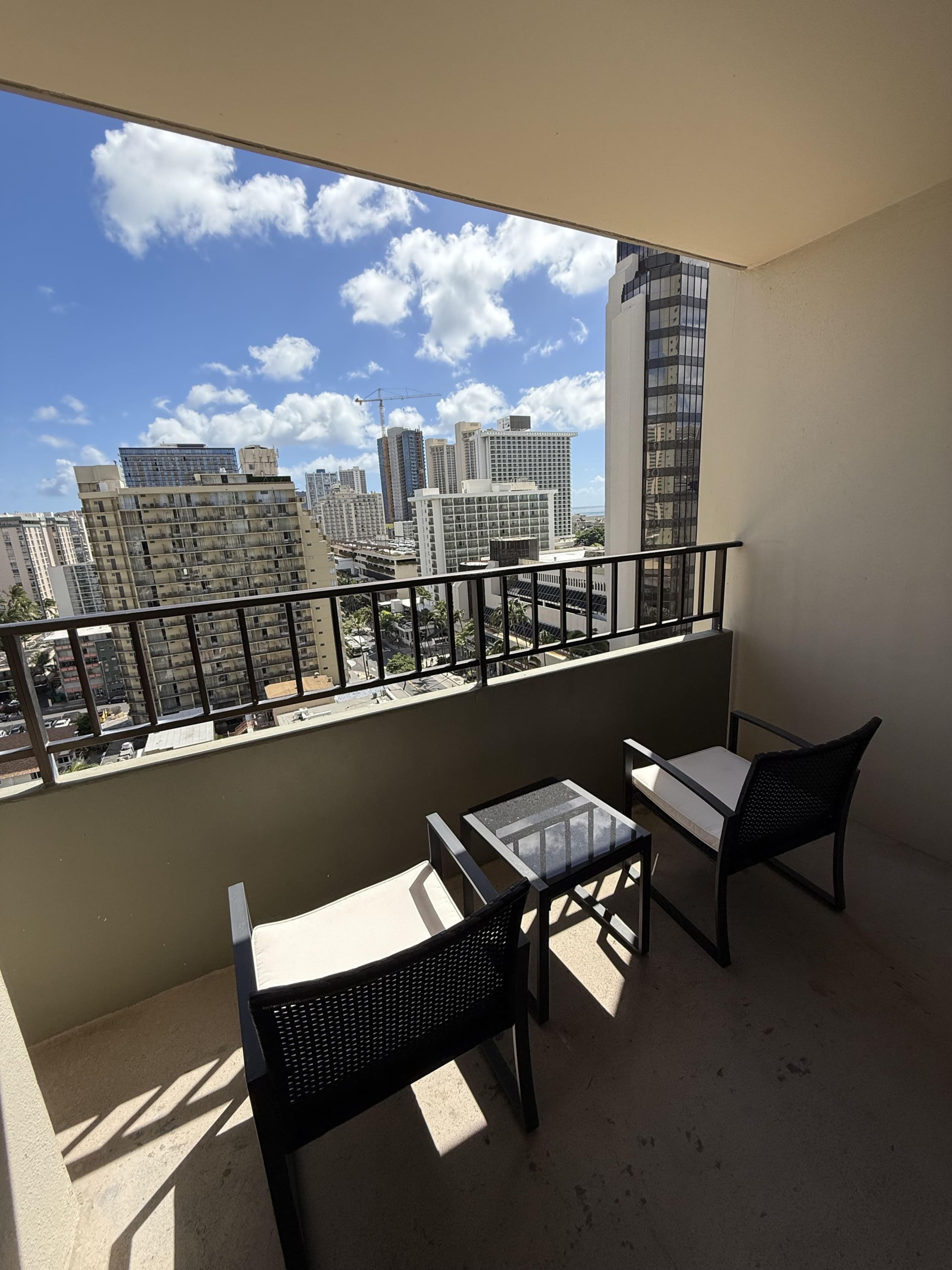Condo in Honolulu · ★4.56 · 1 bedroom · 2 beds · 1 private bath - Image 2