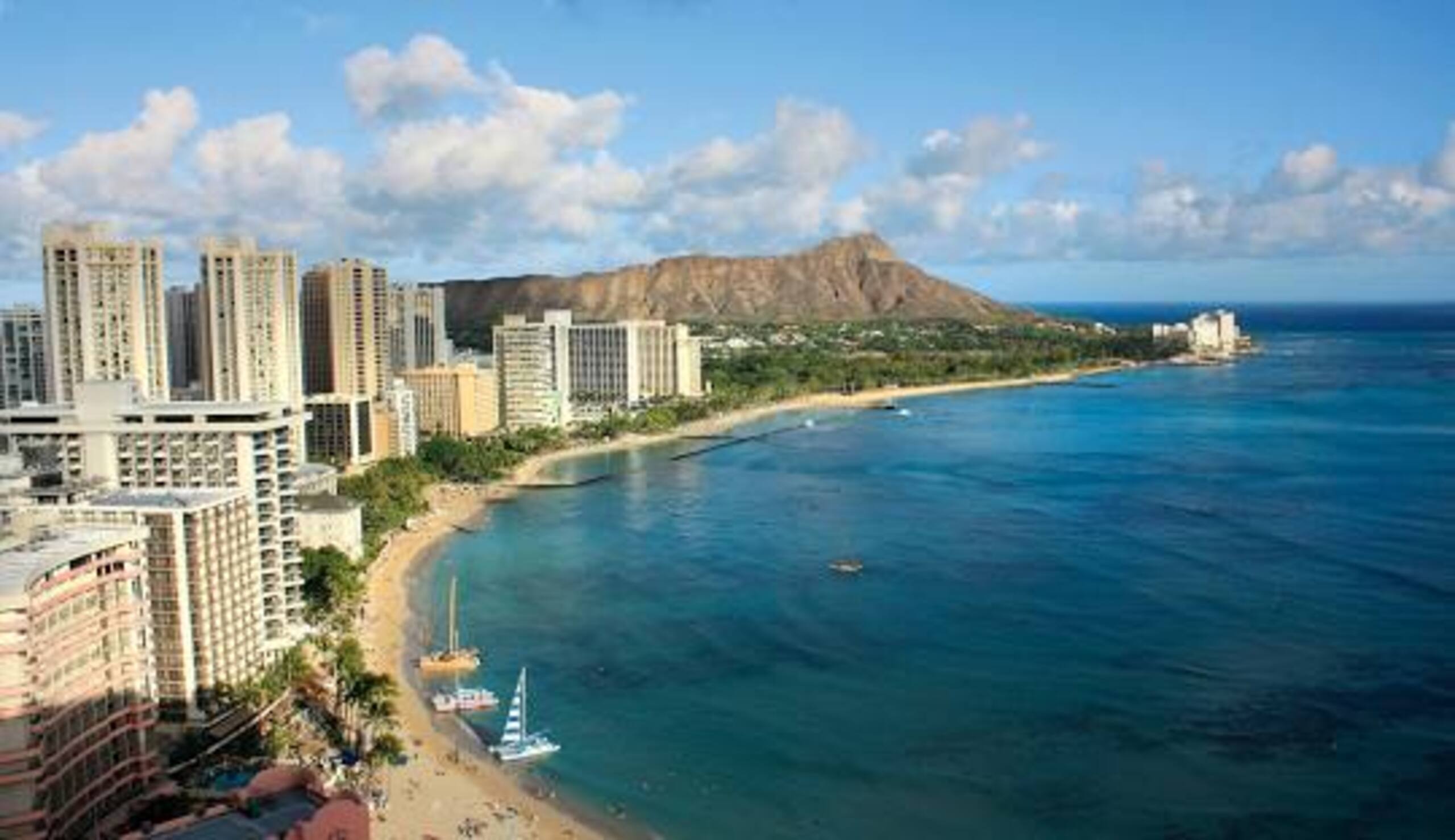 Condo in Honolulu · ★4.56 · 1 bedroom · 2 beds · 1 private bath - Image 32