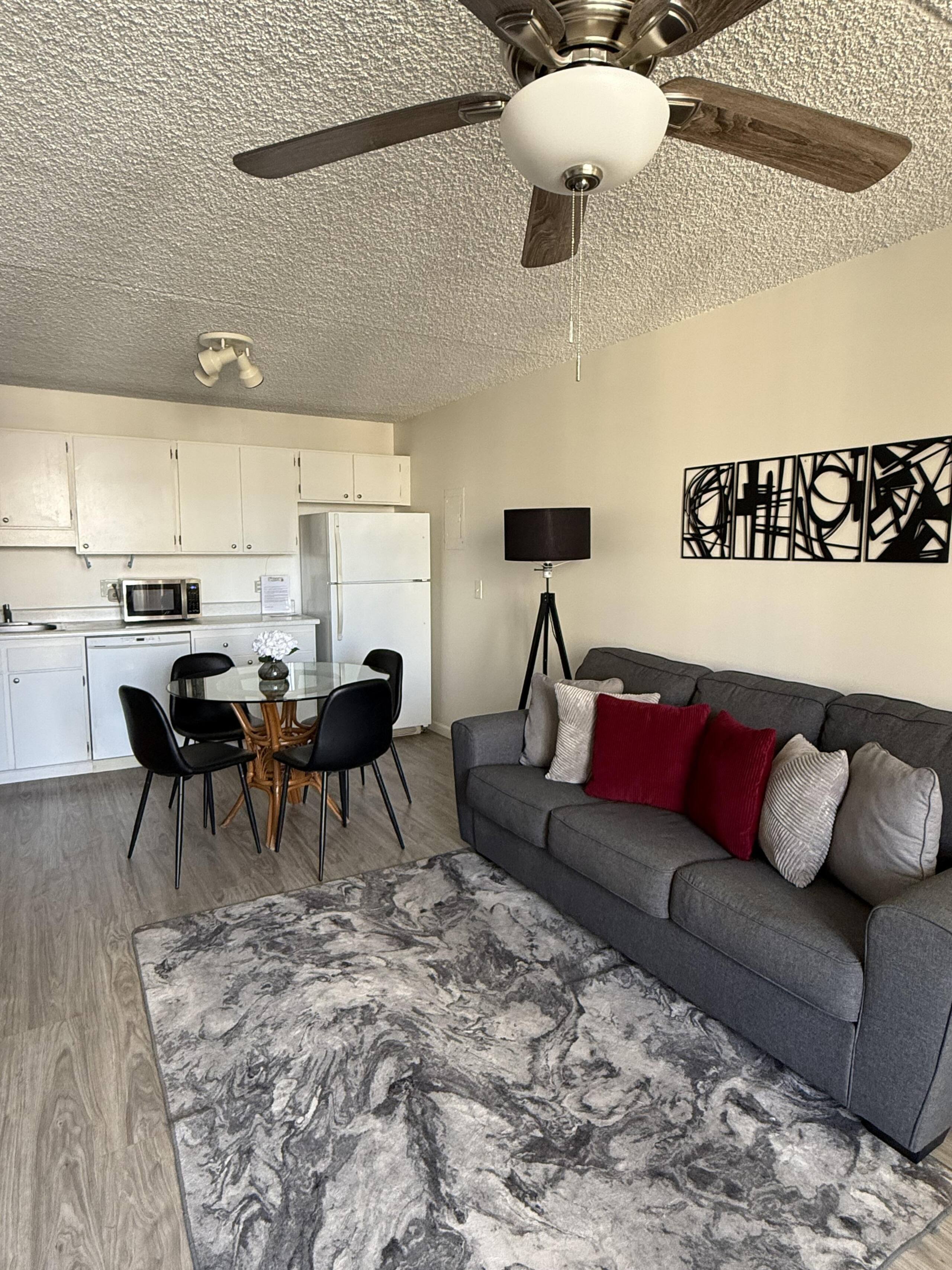 Condo in Honolulu · ★4.62 · 1 bedroom · 2 beds · 1 private bath - Image 3