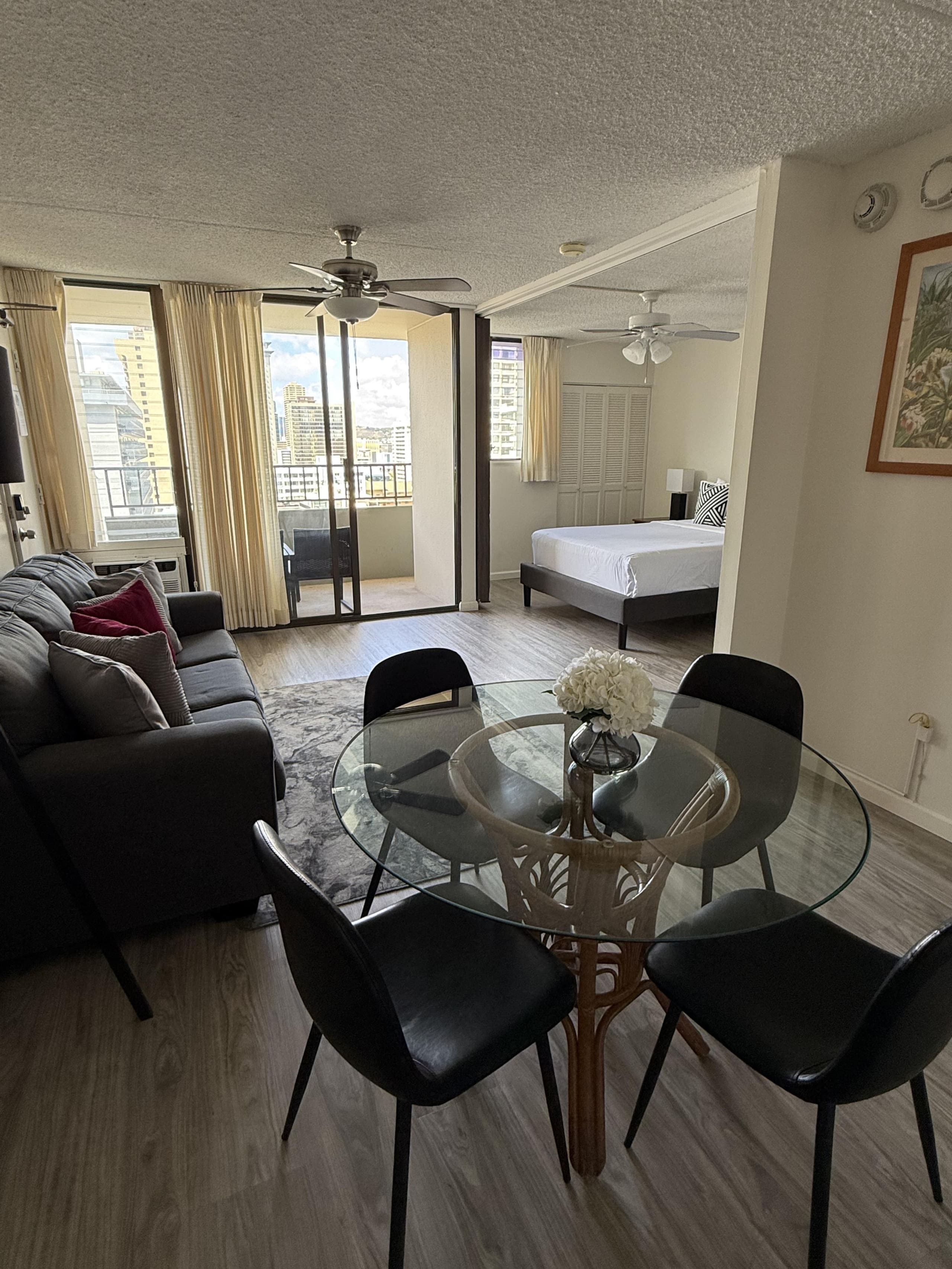 Condo in Honolulu · ★4.62 · 1 bedroom · 2 beds · 1 private bath - Image 5