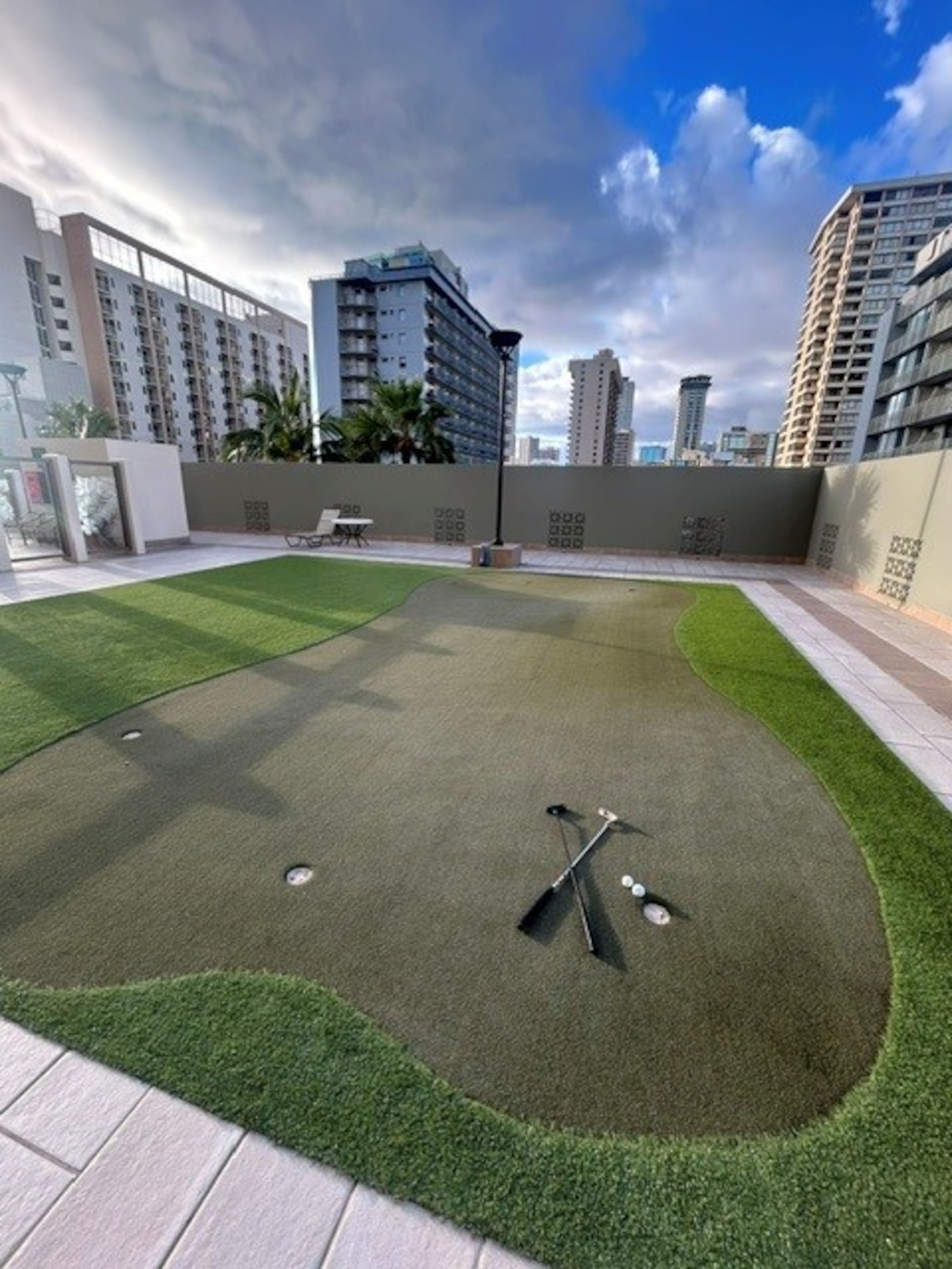 Condo in Honolulu · ★4.57 · 1 bedroom · 2 beds · 1 private bath - Image 29
