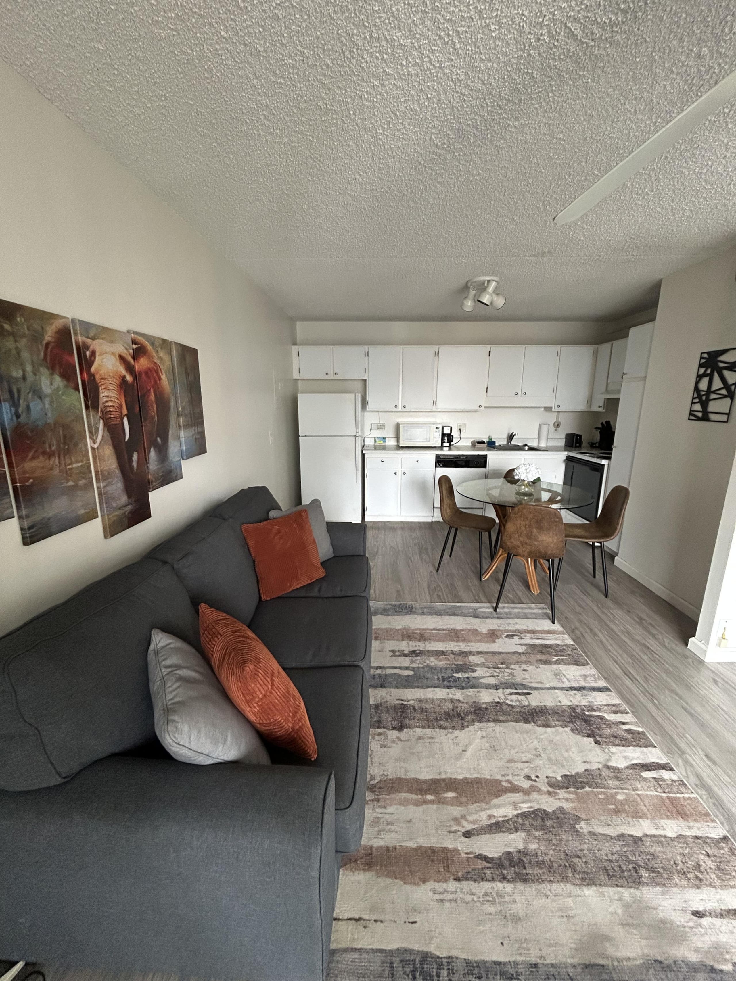 Condo in Honolulu · ★4.57 · 1 bedroom · 2 beds · 1 private bath - Image 36