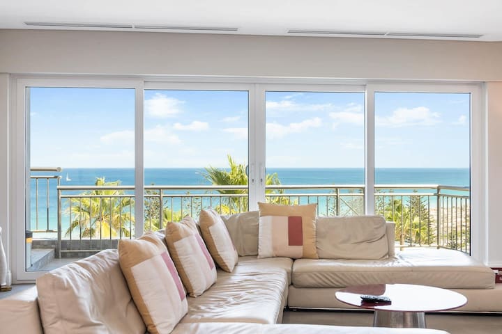 Apartment M601 – Spectacular Beachfront Penthouse! gallery image 2
