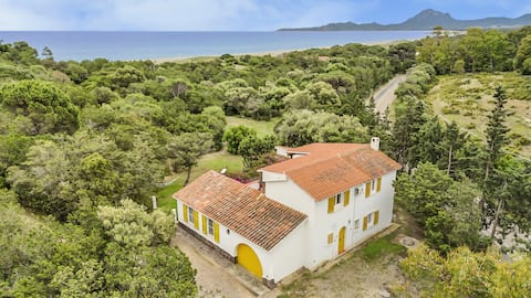 Unique villa right on the beach