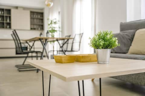 Propiedad de Airbnb exitosa: Moott Homes Suites Casa de los Leones (Lion's House) en Almería