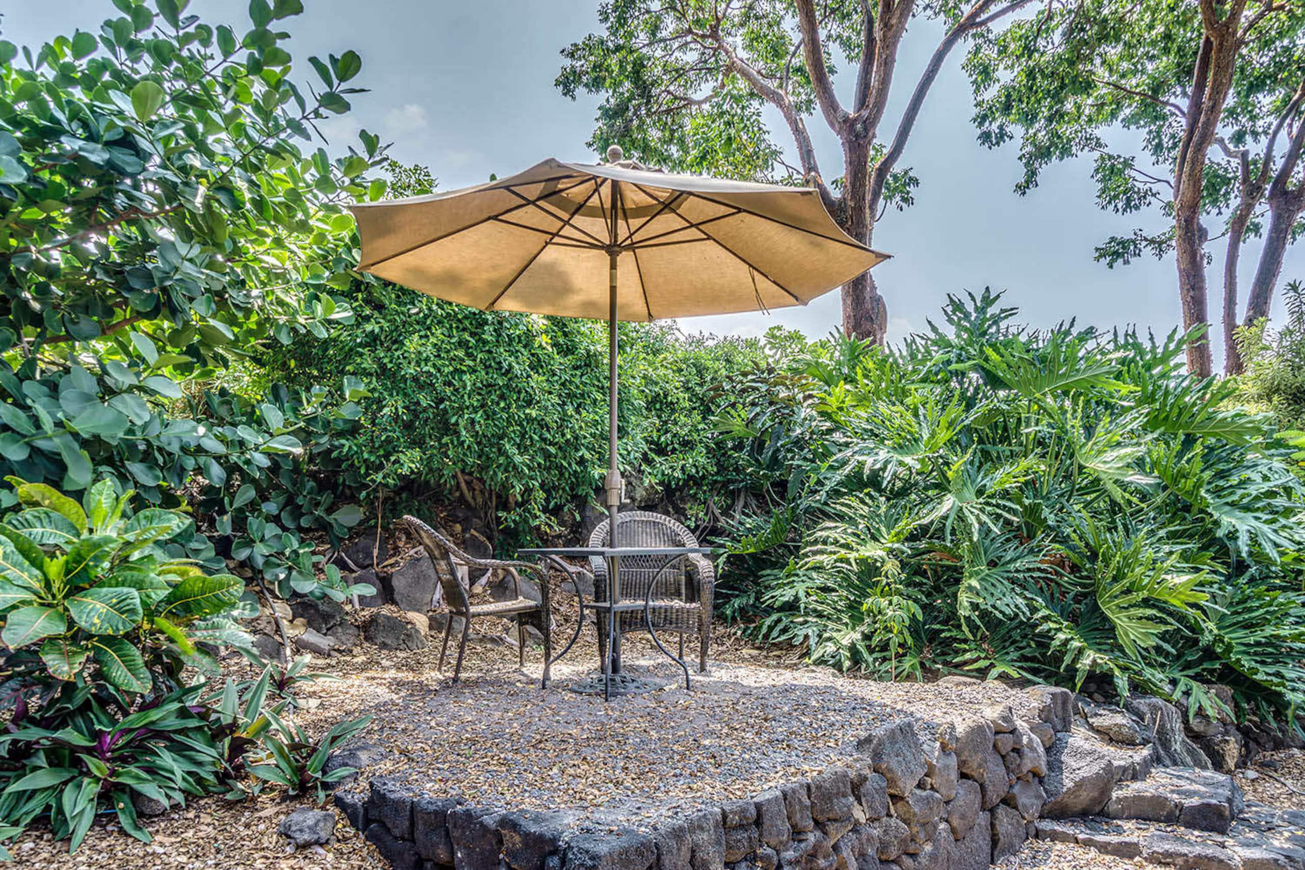Condo in Kailua-Kona · ★4.43 · 1 bedroom · 2 beds · 1 private bath - Image 18