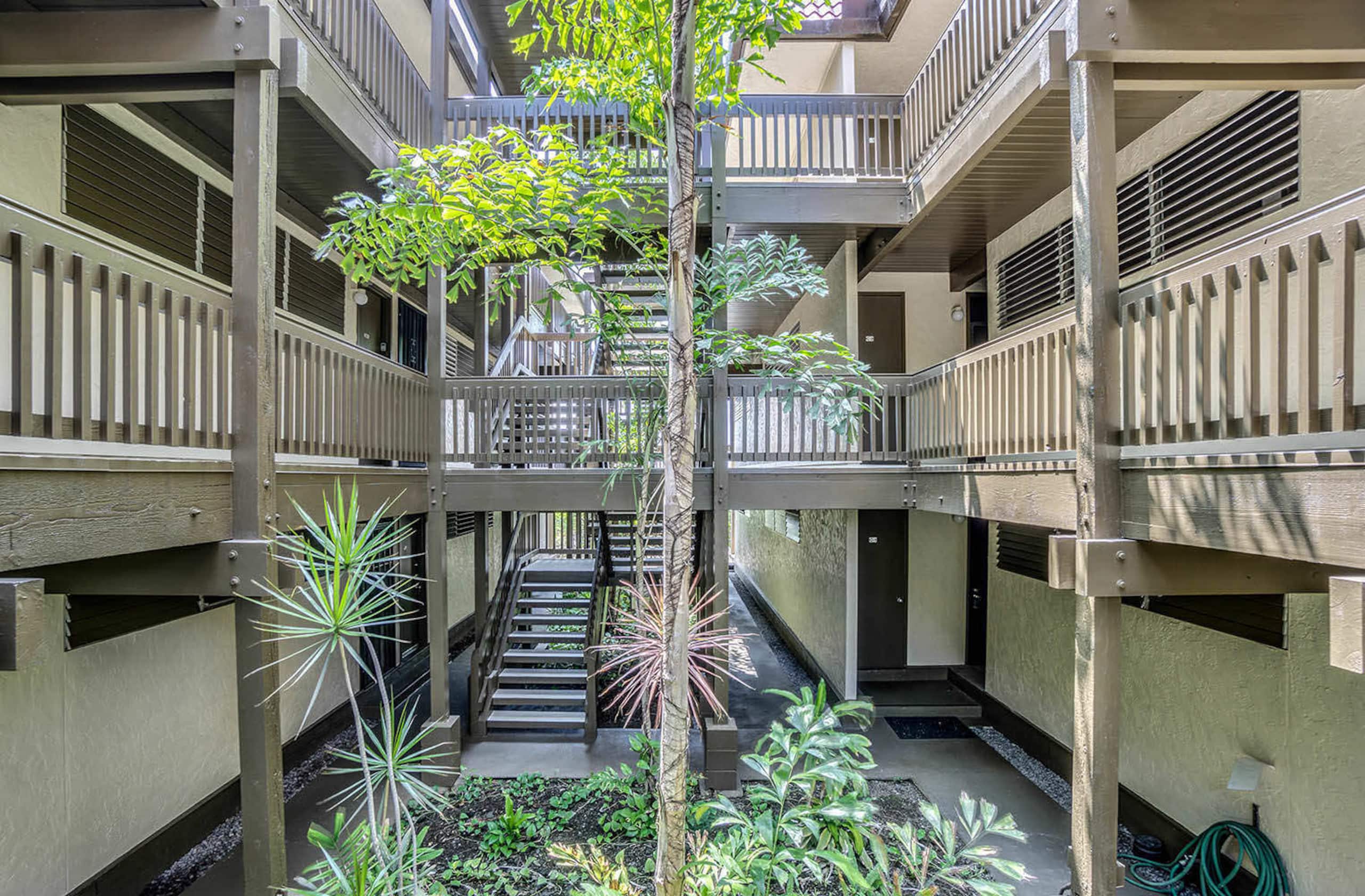 Condo in Kailua-Kona · ★4.43 · 1 bedroom · 2 beds · 1 private bath - Image 19