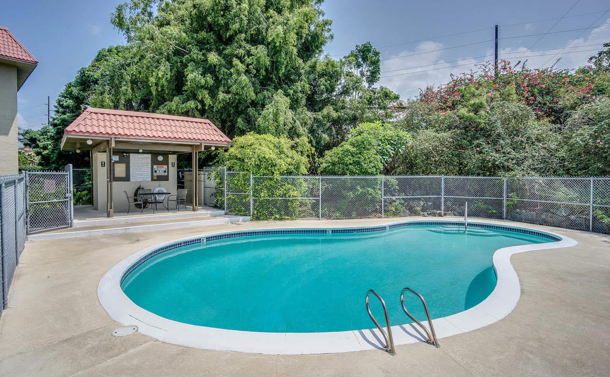Condo in Kailua-Kona · ★4.43 · 1 bedroom · 2 beds · 1 private bath - Image 16