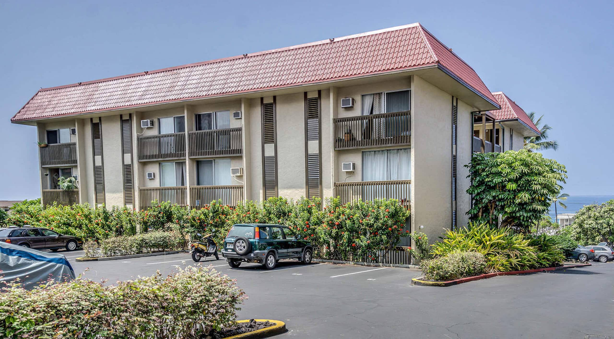 Condo in Kailua-Kona · ★4.43 · 1 bedroom · 2 beds · 1 private bath - Image 20