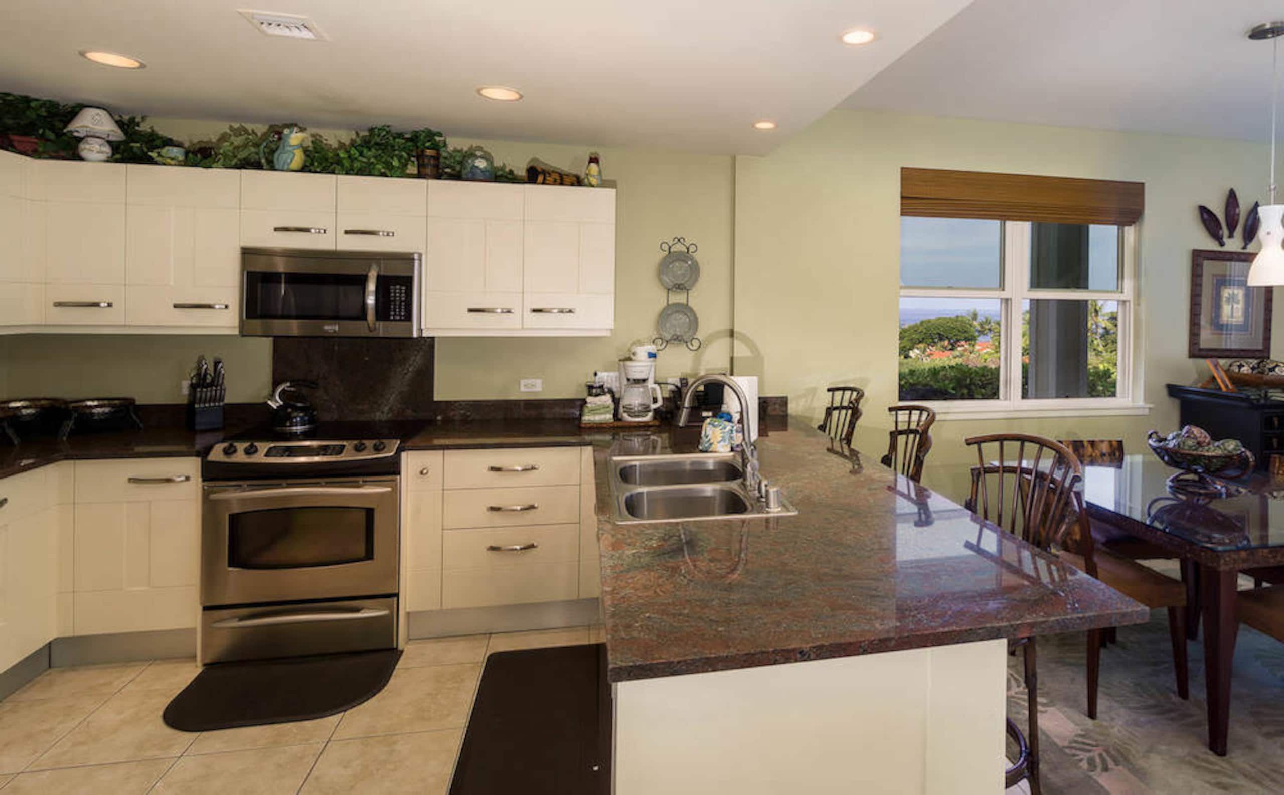 Townhouse in Kailua-Kona · ★4.84 · 3 bedrooms · 4 beds · 3 private baths - Image 7