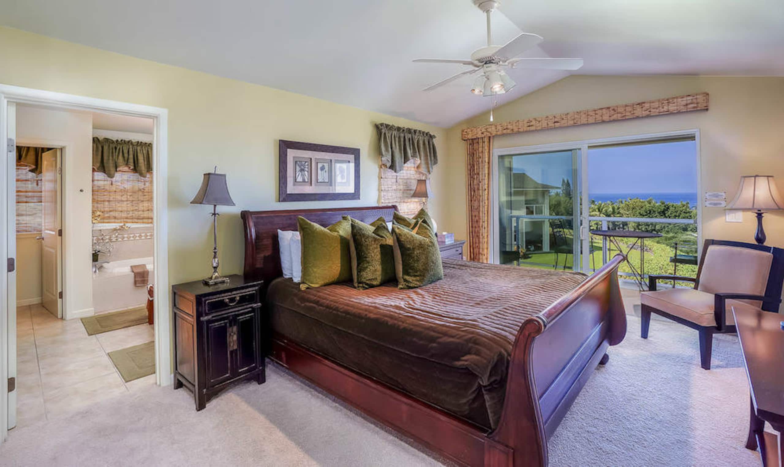 Townhouse in Kailua-Kona · ★4.84 · 3 bedrooms · 4 beds · 3 private baths - Image 10