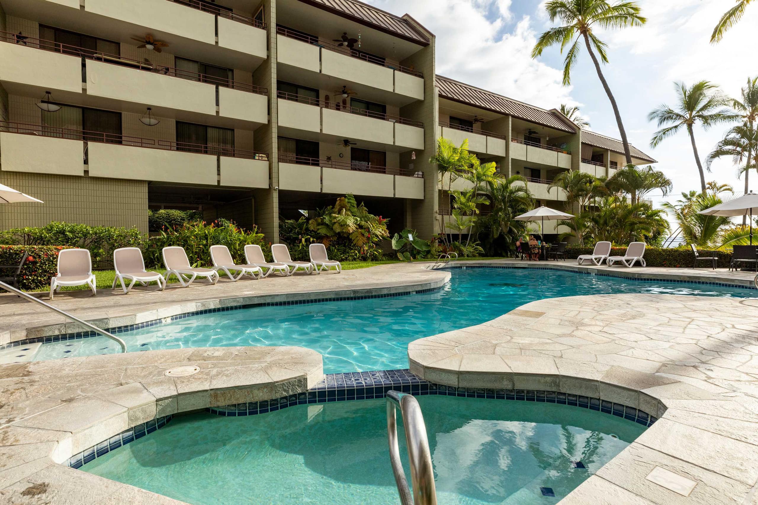 Condo in Kailua-Kona · ★4.8 · 2 bedrooms · 4 beds · 2 private baths - Image 5