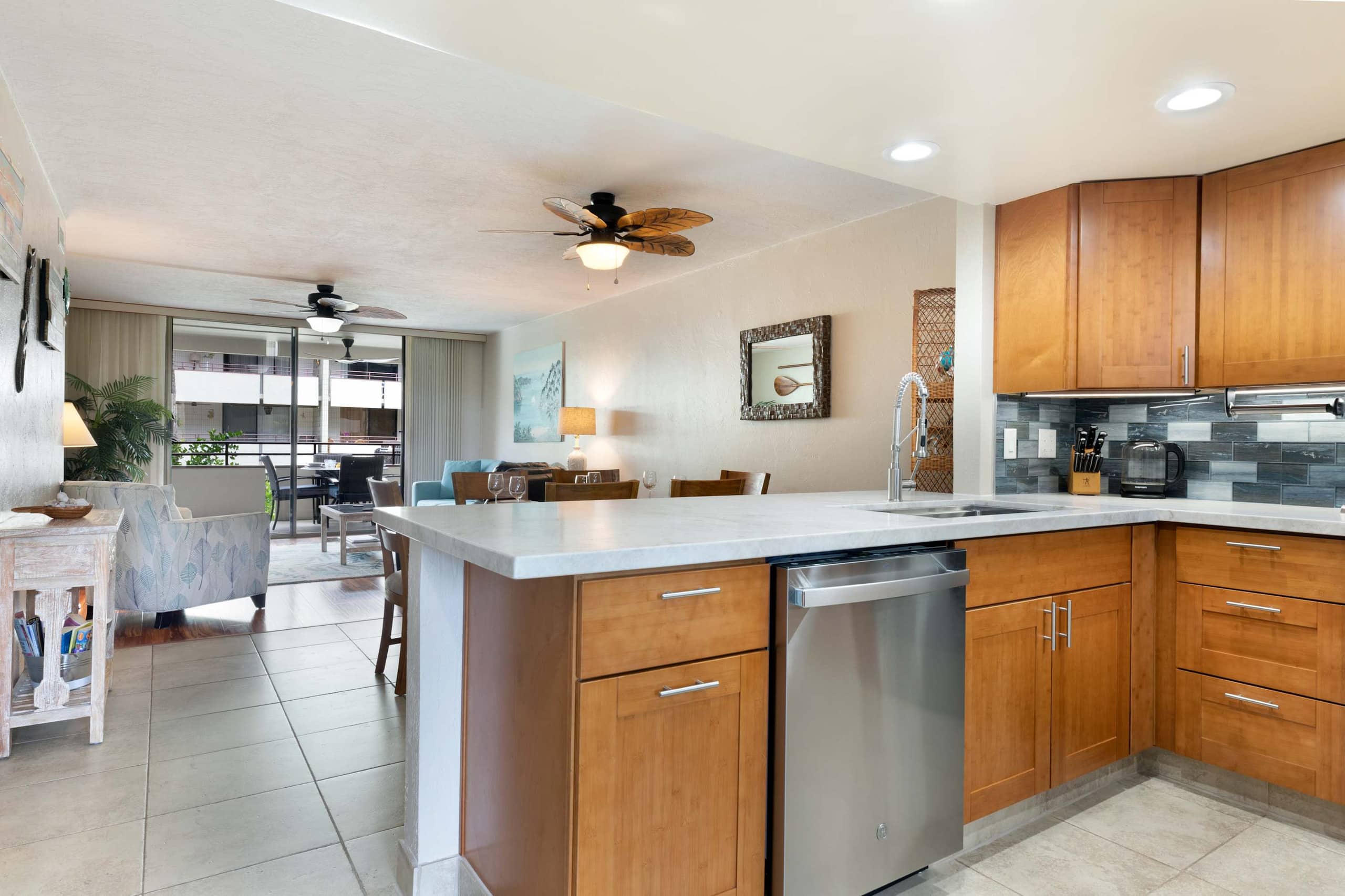 Condo in Kailua-Kona · ★4.8 · 2 bedrooms · 4 beds · 2 private baths - Image 21