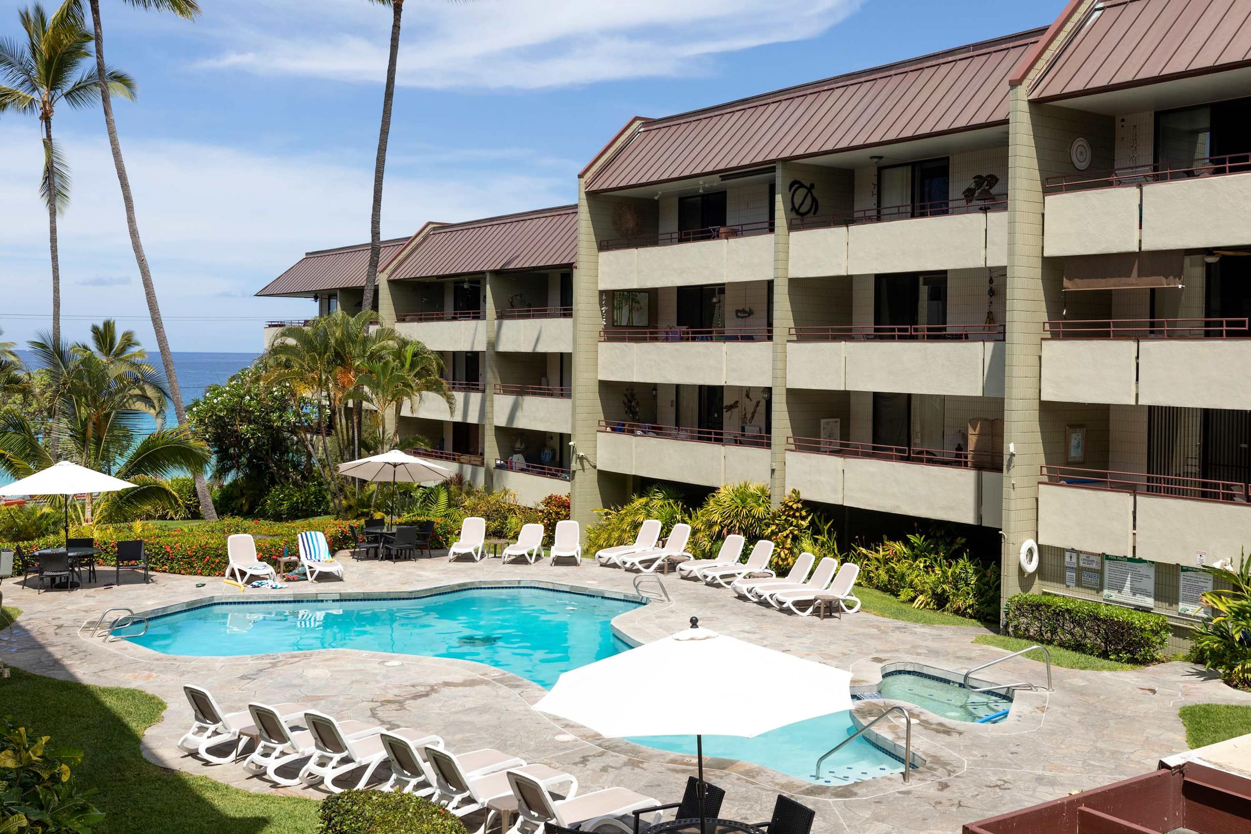 Condo in Kailua-Kona · ★4.8 · 2 bedrooms · 4 beds · 2 private baths - Image 6
