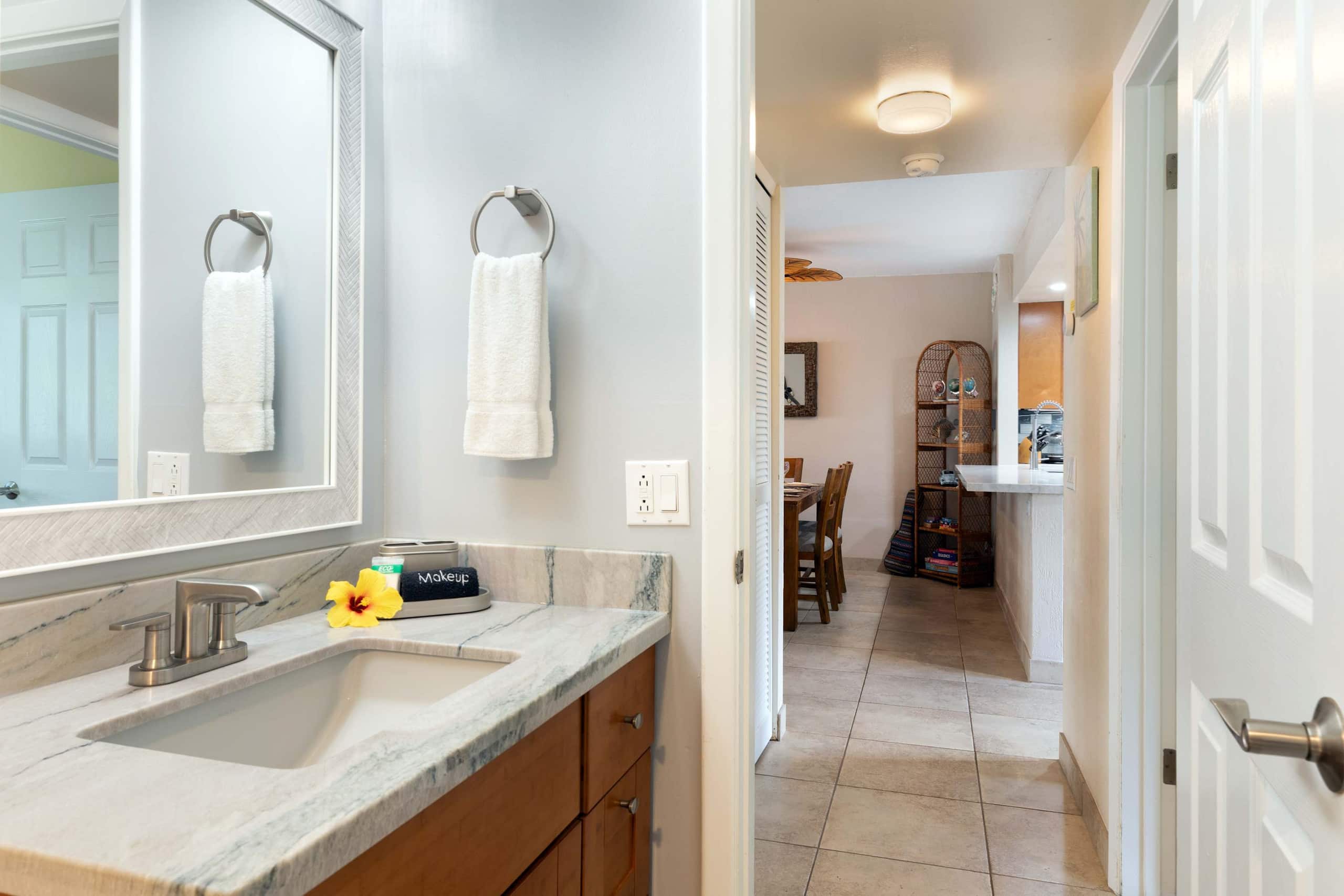 Condo in Kailua-Kona · ★4.8 · 2 bedrooms · 4 beds · 2 private baths - Image 34