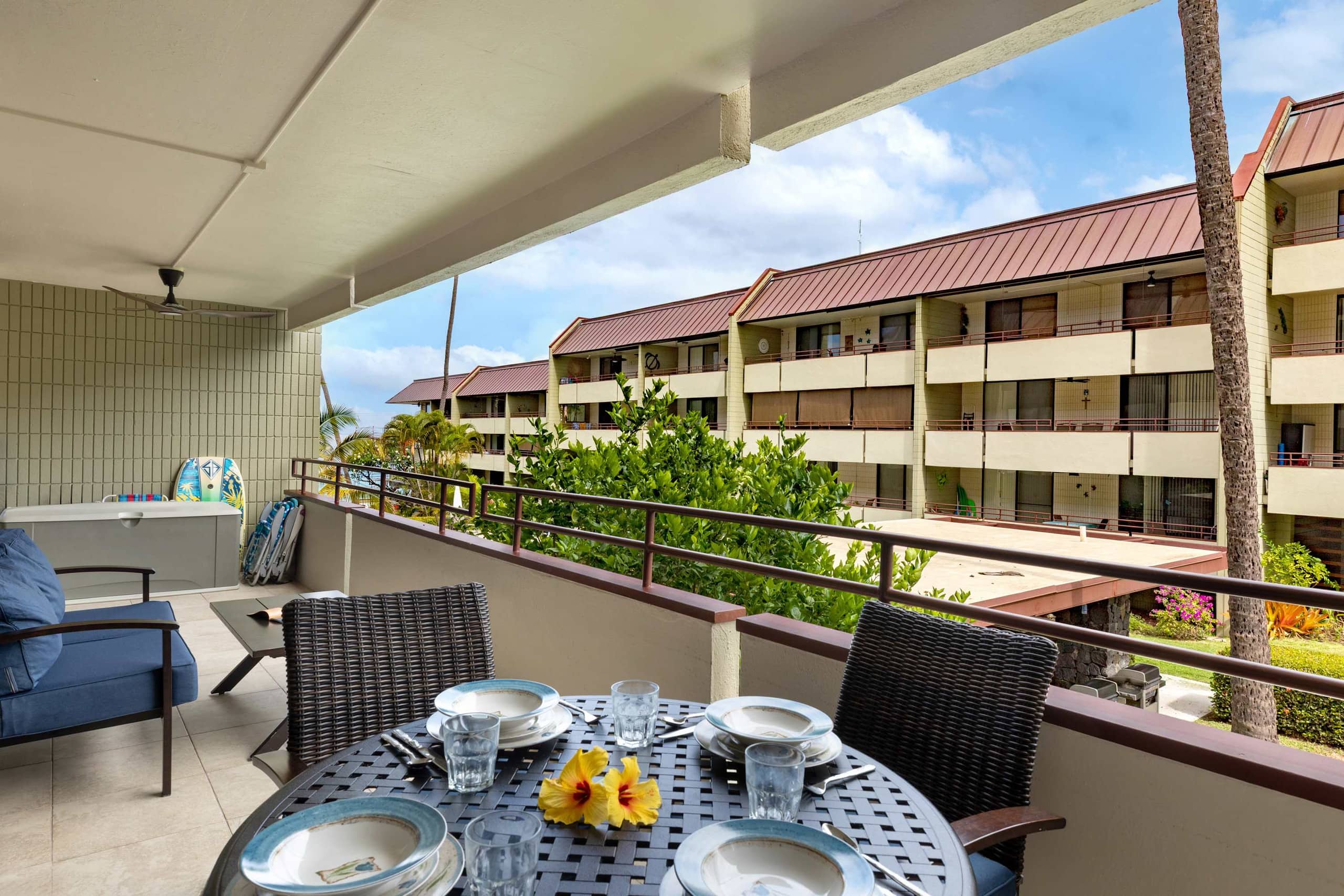 Condo in Kailua-Kona · ★4.8 · 2 bedrooms · 4 beds · 2 private baths - Image 4