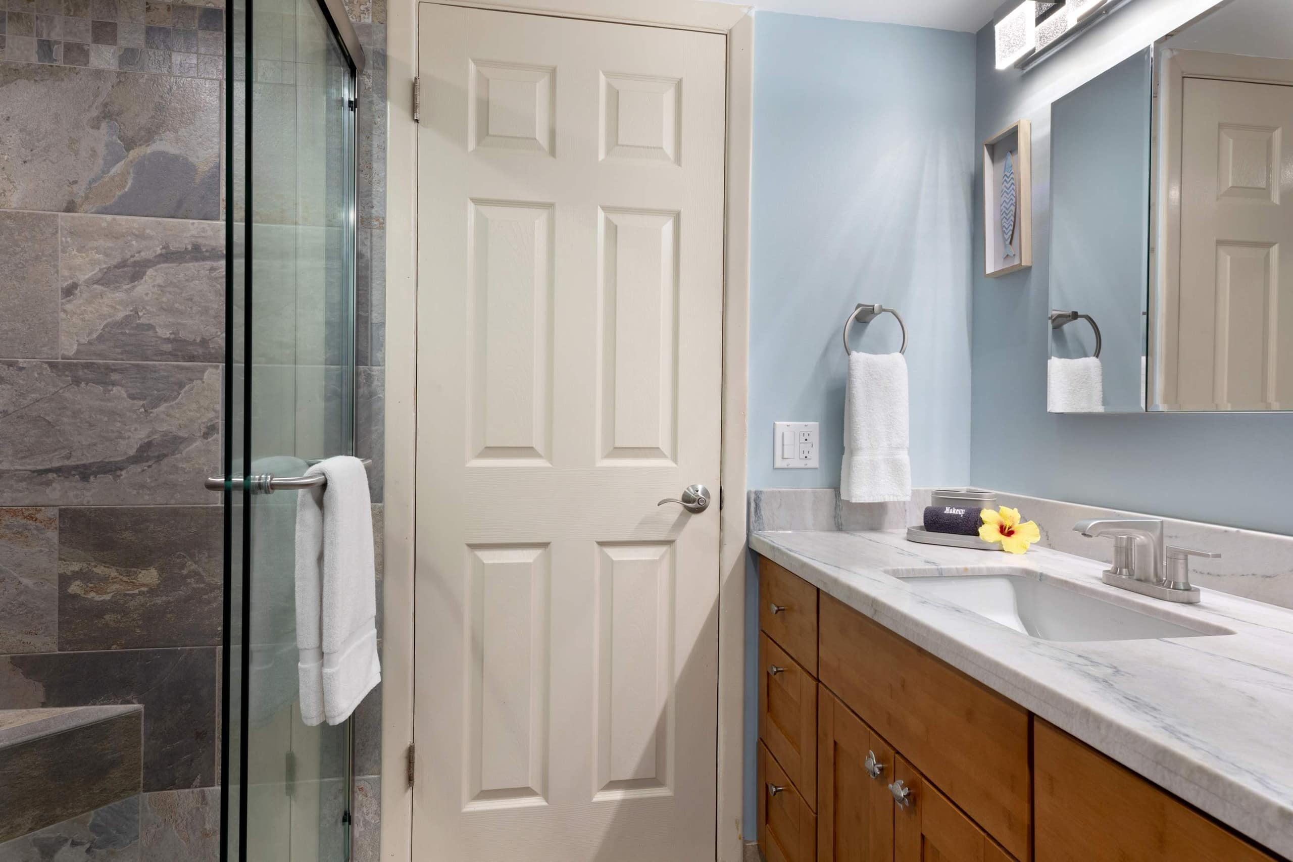 Condo in Kailua-Kona · ★4.8 · 2 bedrooms · 4 beds · 2 private baths - Image 26