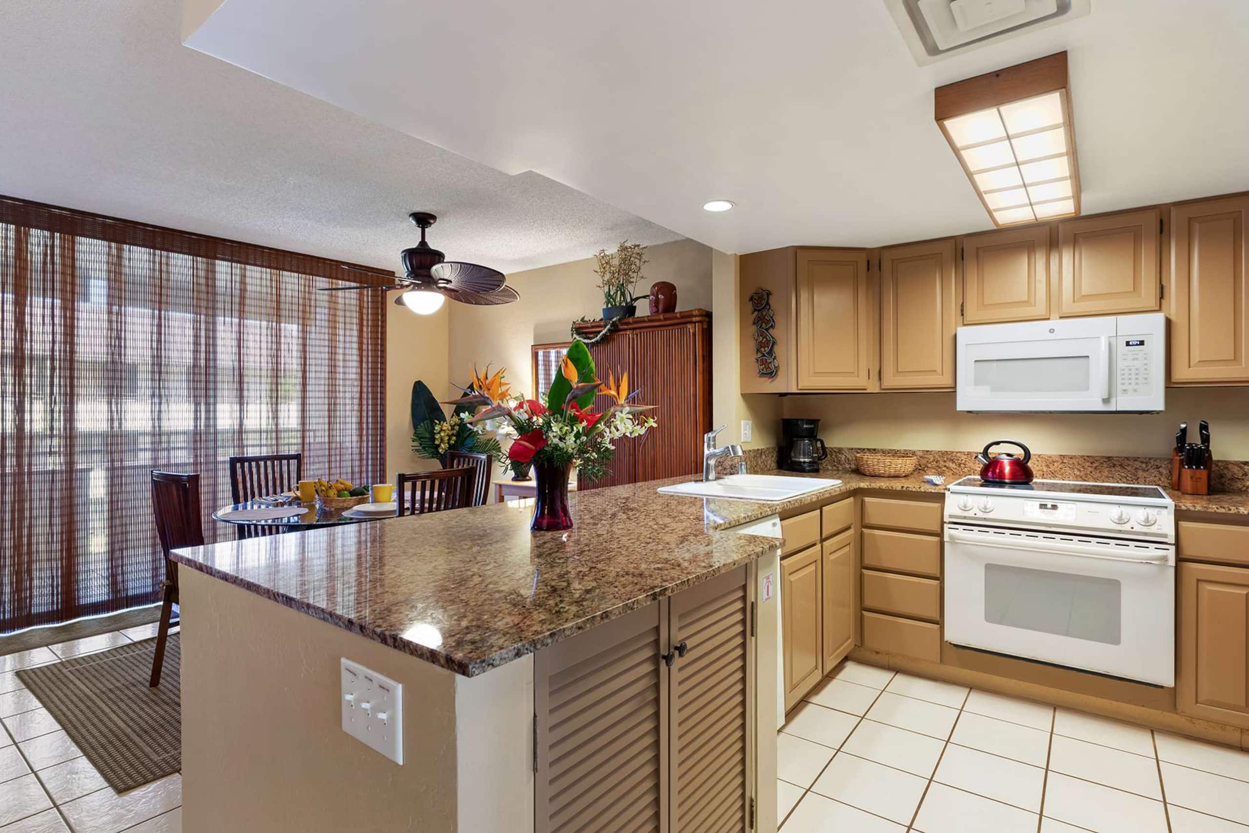 Condo in Kailua-Kona · ★4.79 · 2 bedrooms · 3 beds · 2 private baths - Image 11