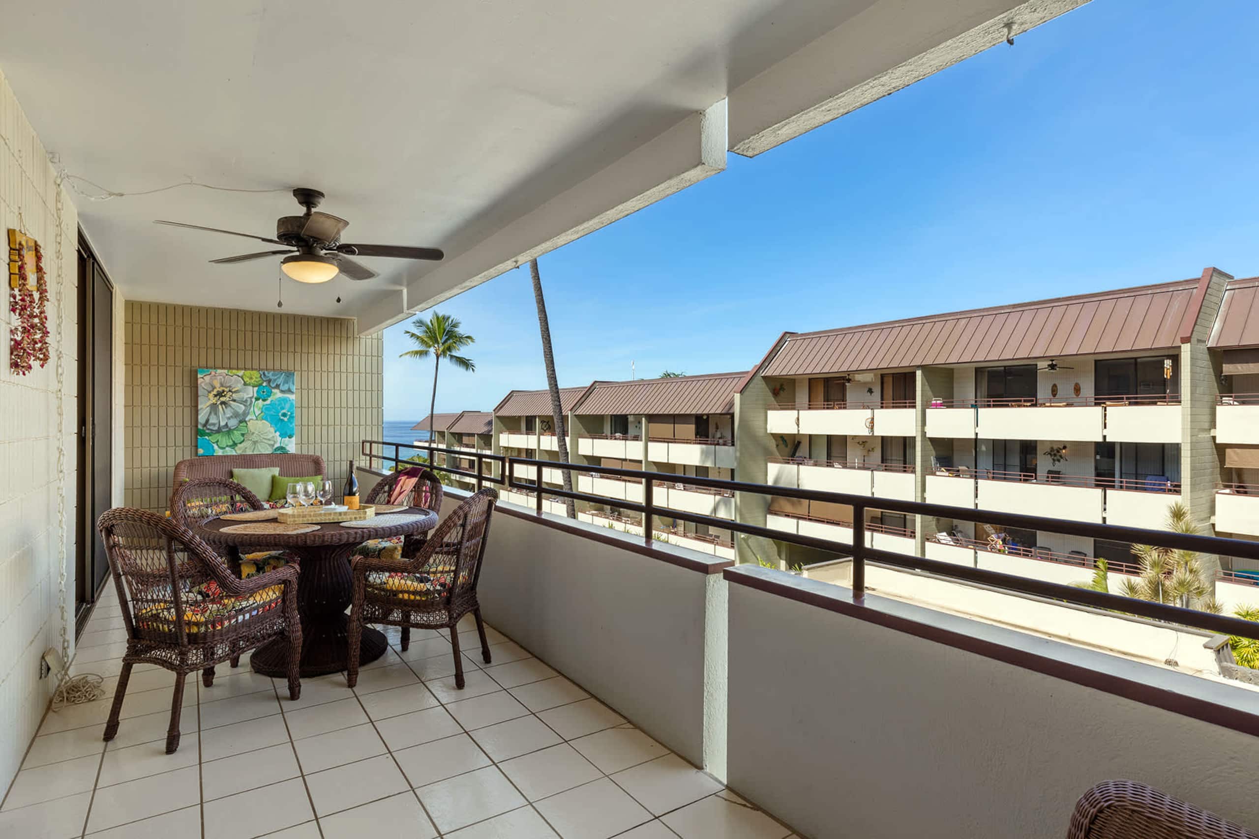 Condo in Kailua-Kona · ★4.79 · 2 bedrooms · 3 beds · 2 private baths - Image 4