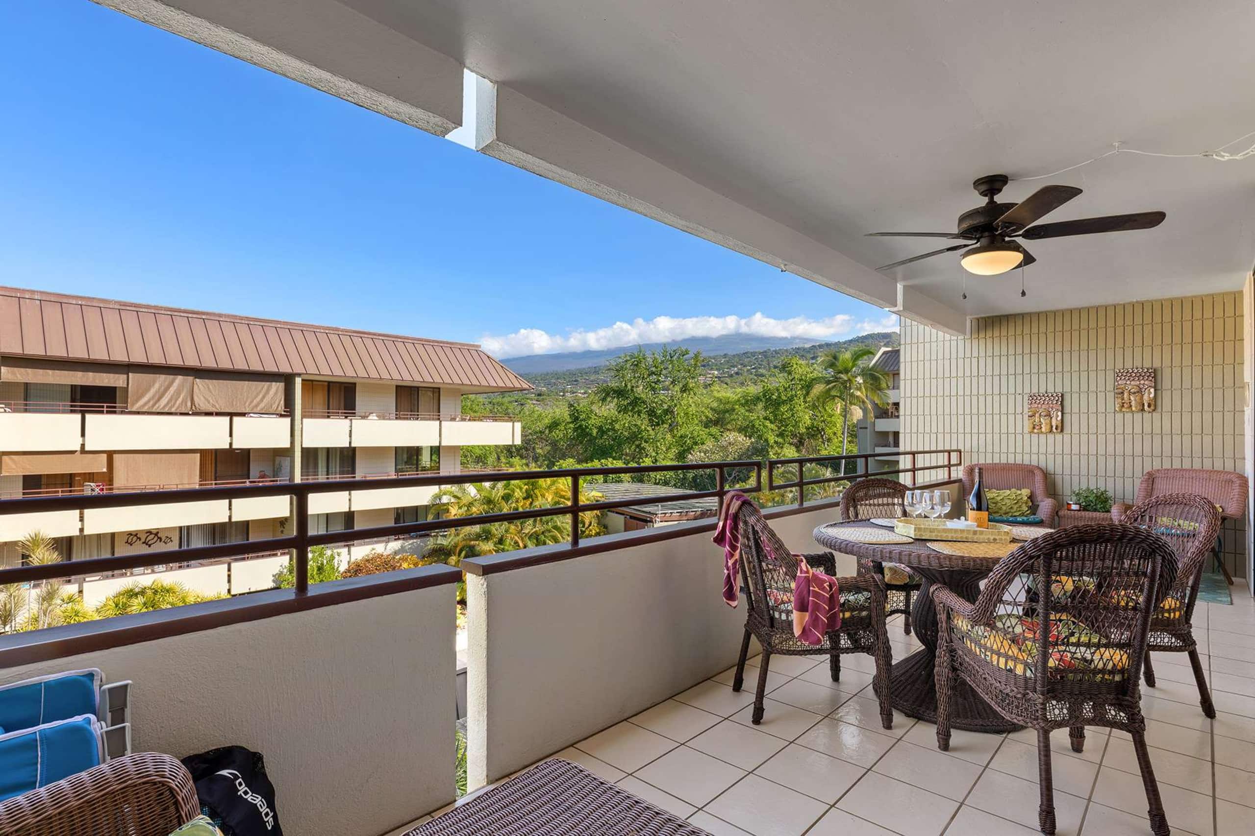 Condo in Kailua-Kona · ★4.79 · 2 bedrooms · 3 beds · 2 private baths - Image 3