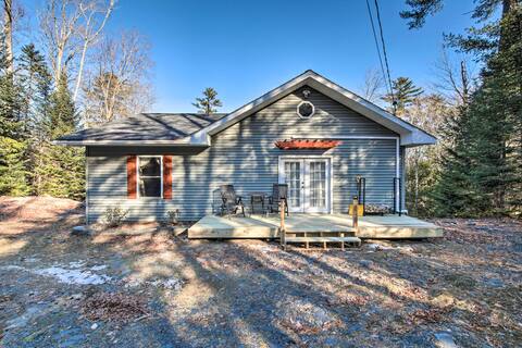 Stunning Monson Getaway on the Water!