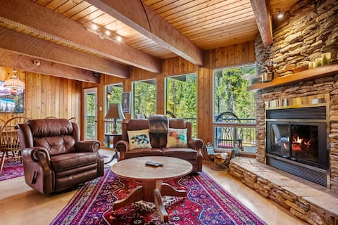Auld Fox Lodge | Hot Tub | Steam Shower| Fireplace