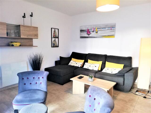 3361 monica 7, salatar, on 2nd beach line and the gallery image 3