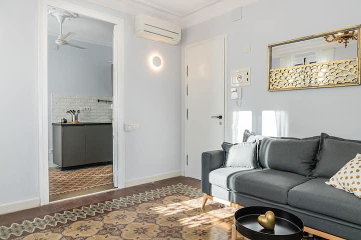 Amazing 4 Bedrooms Apartment In Centre Of Barcelon - Barselona