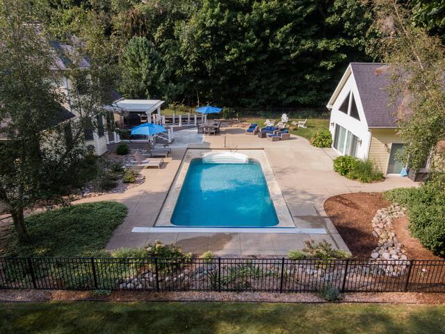 Aqua Vacation rentals managed Airbnb listing 1