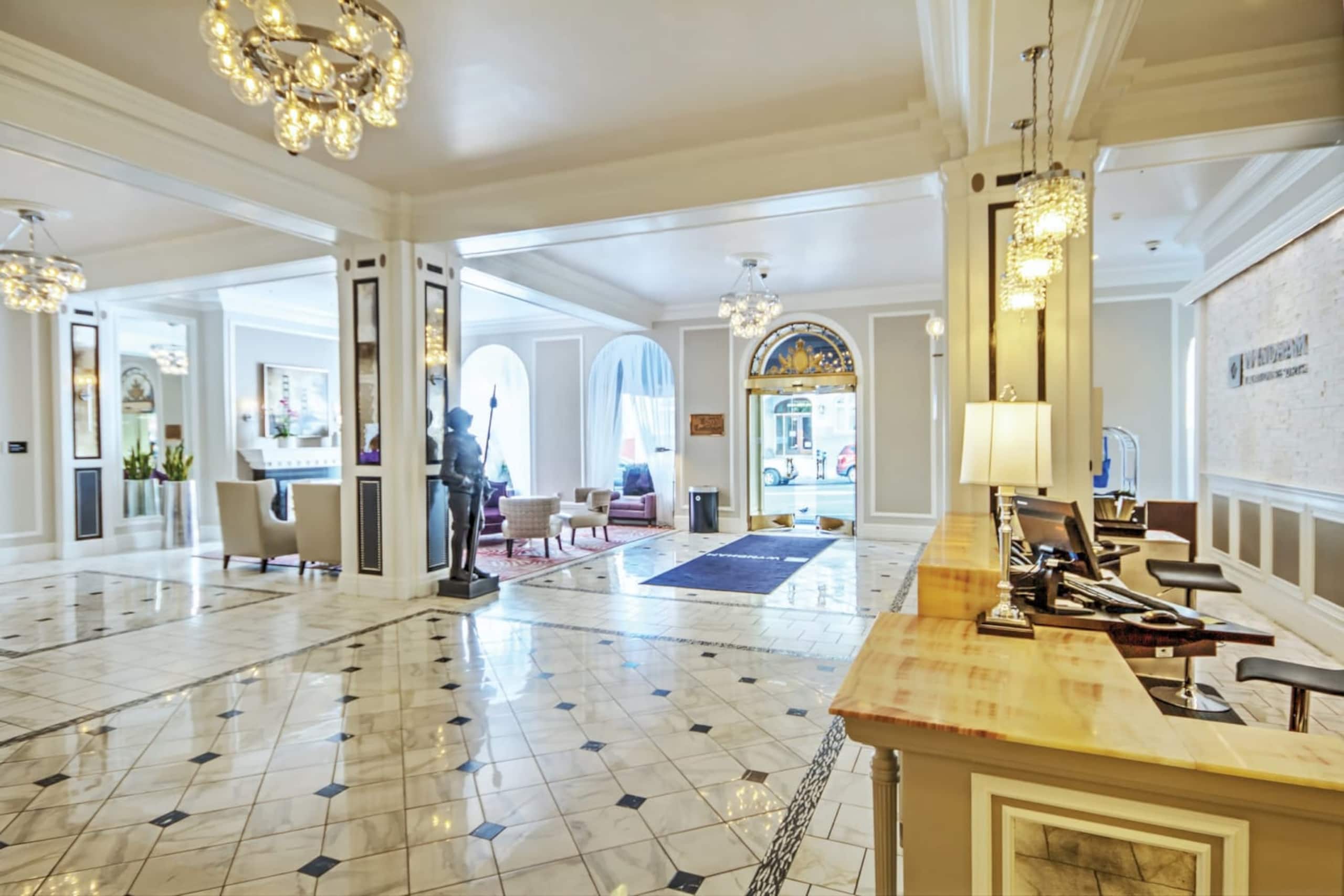 Resort in San Francisco · ★4.76 · 3 bedrooms · 3 beds · 2 baths - Image 8