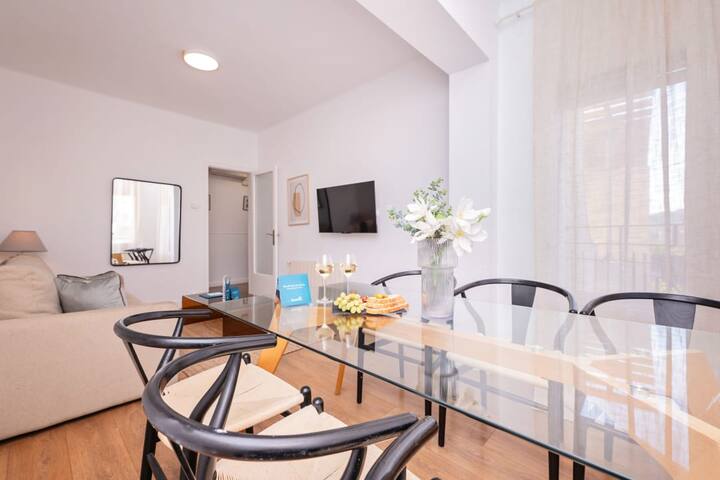 Rocafort | Contemporary 3BR Apt. in Eixample gallery image 5