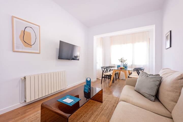 Rocafort | Contemporary 3BR Apt. in Eixample gallery image 3