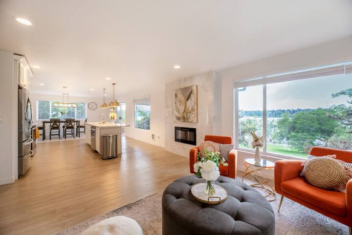 3b2b Modern Unit w/ Stunning Green Lake View gallery image 5