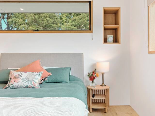 Refresh at Lonnie gallery image 2