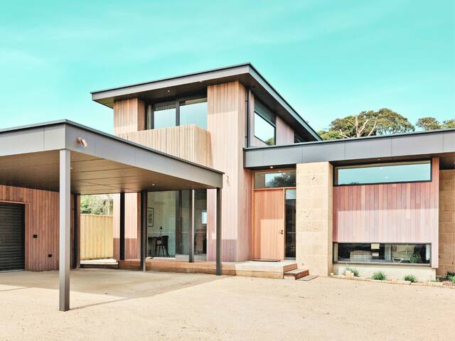 Refresh at Lonnie gallery image 3