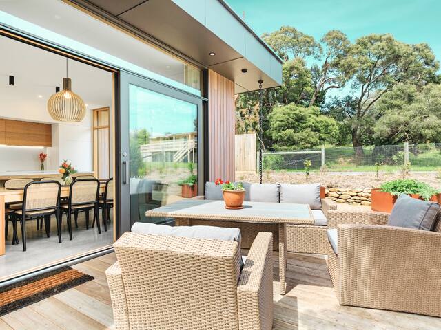 Refresh at Lonnie gallery image 5