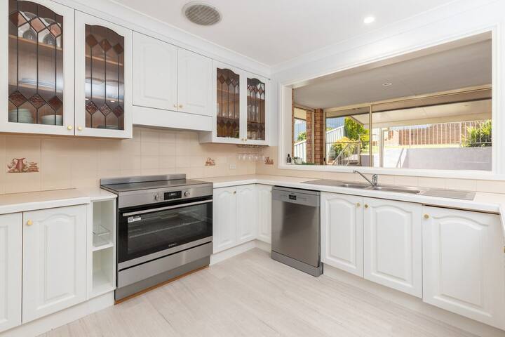 32 Daphne Street gallery image 4