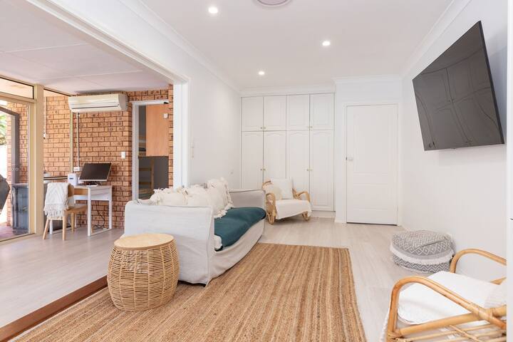 32 Daphne Street gallery image 2