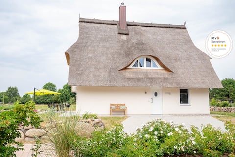 House 10 "Seagrass" - vacation home with sauna and fireplace