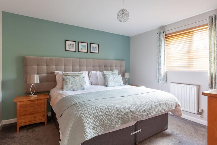 Dormitorio súper king en la planta baja